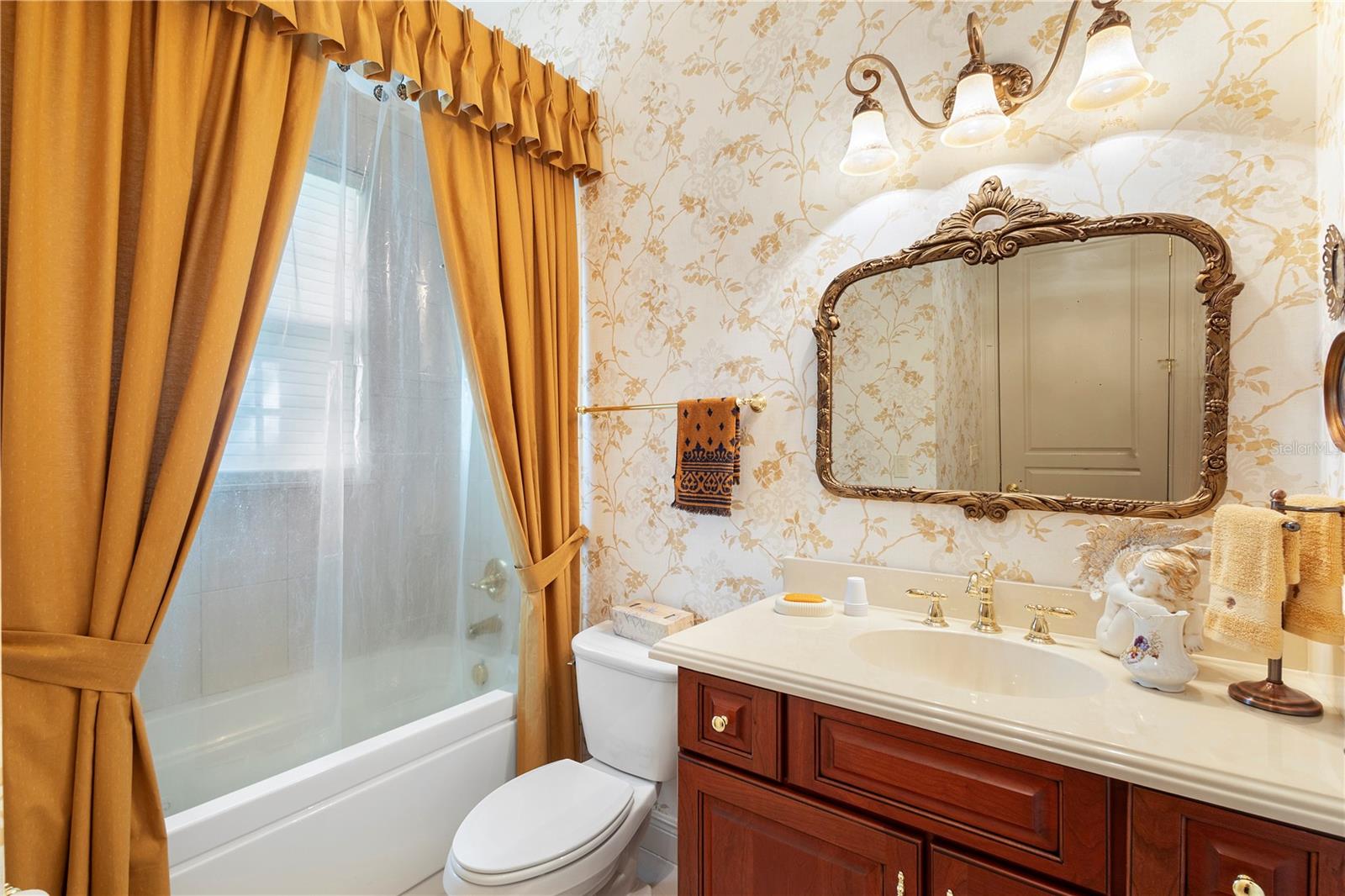 Image 46 of 71 For 708 Pennsylvania Avenue