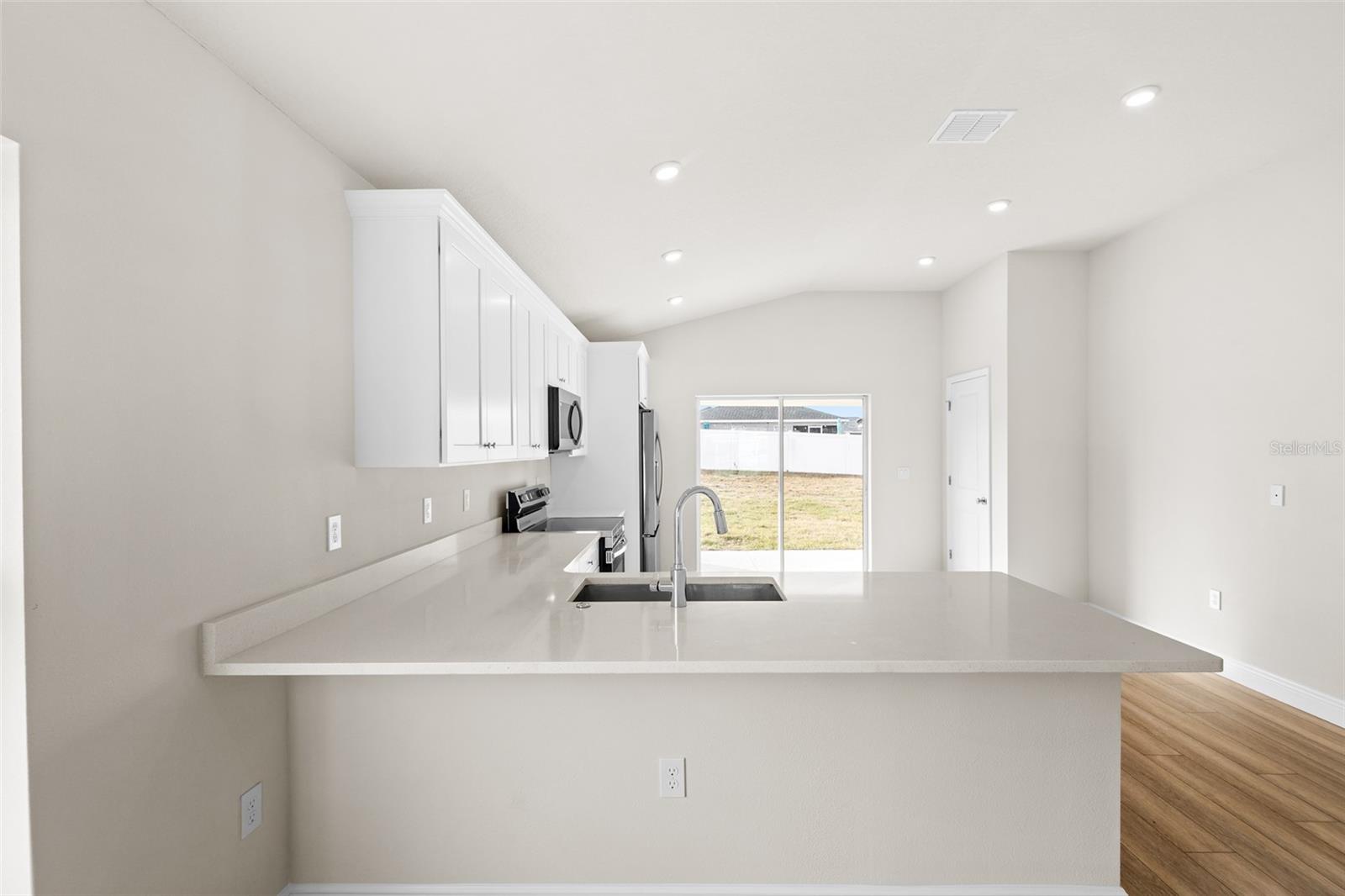 Image 11 of 38 For 5346 91st Street