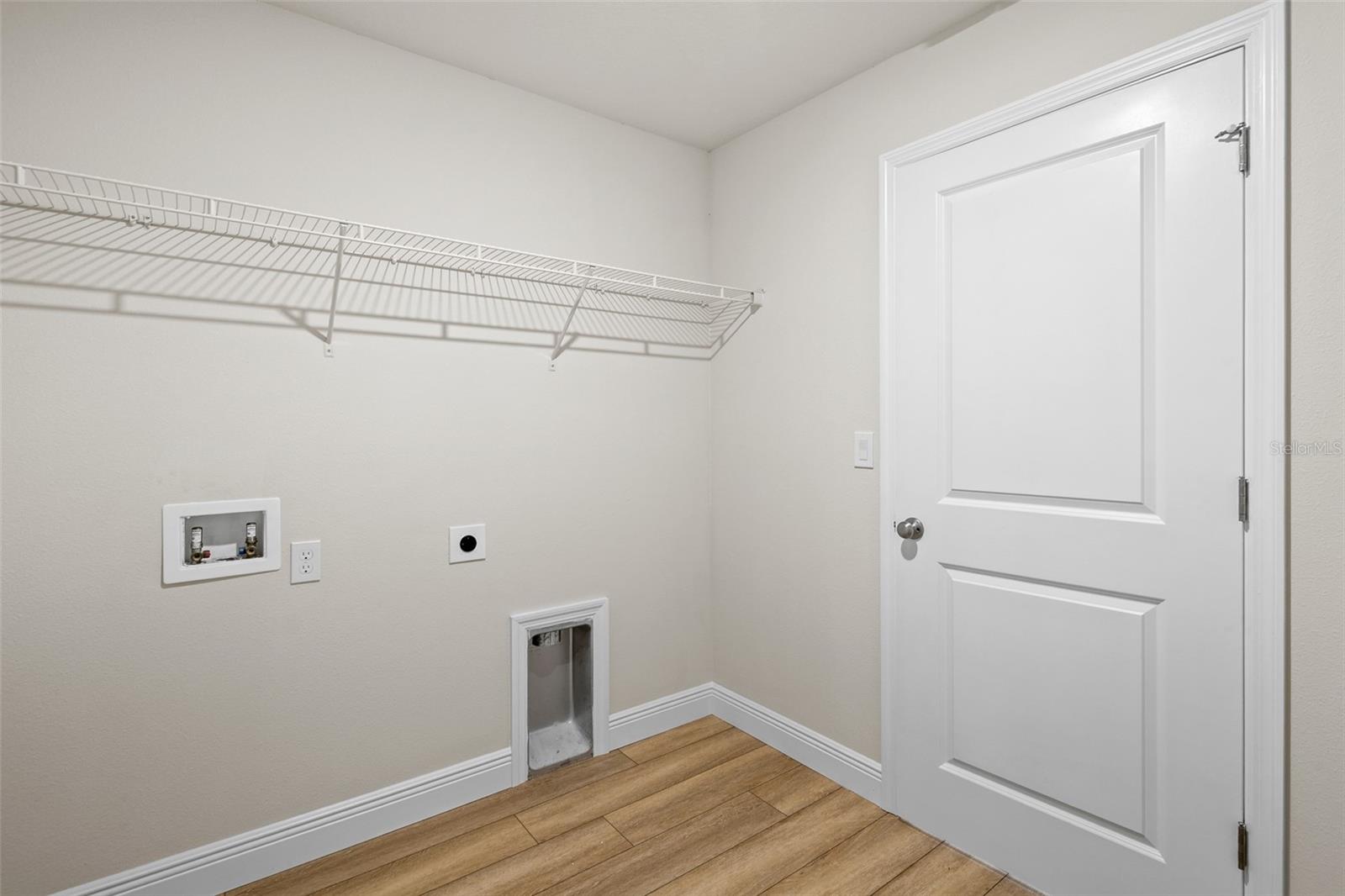 Image 17 of 38 For 5346 91st Street