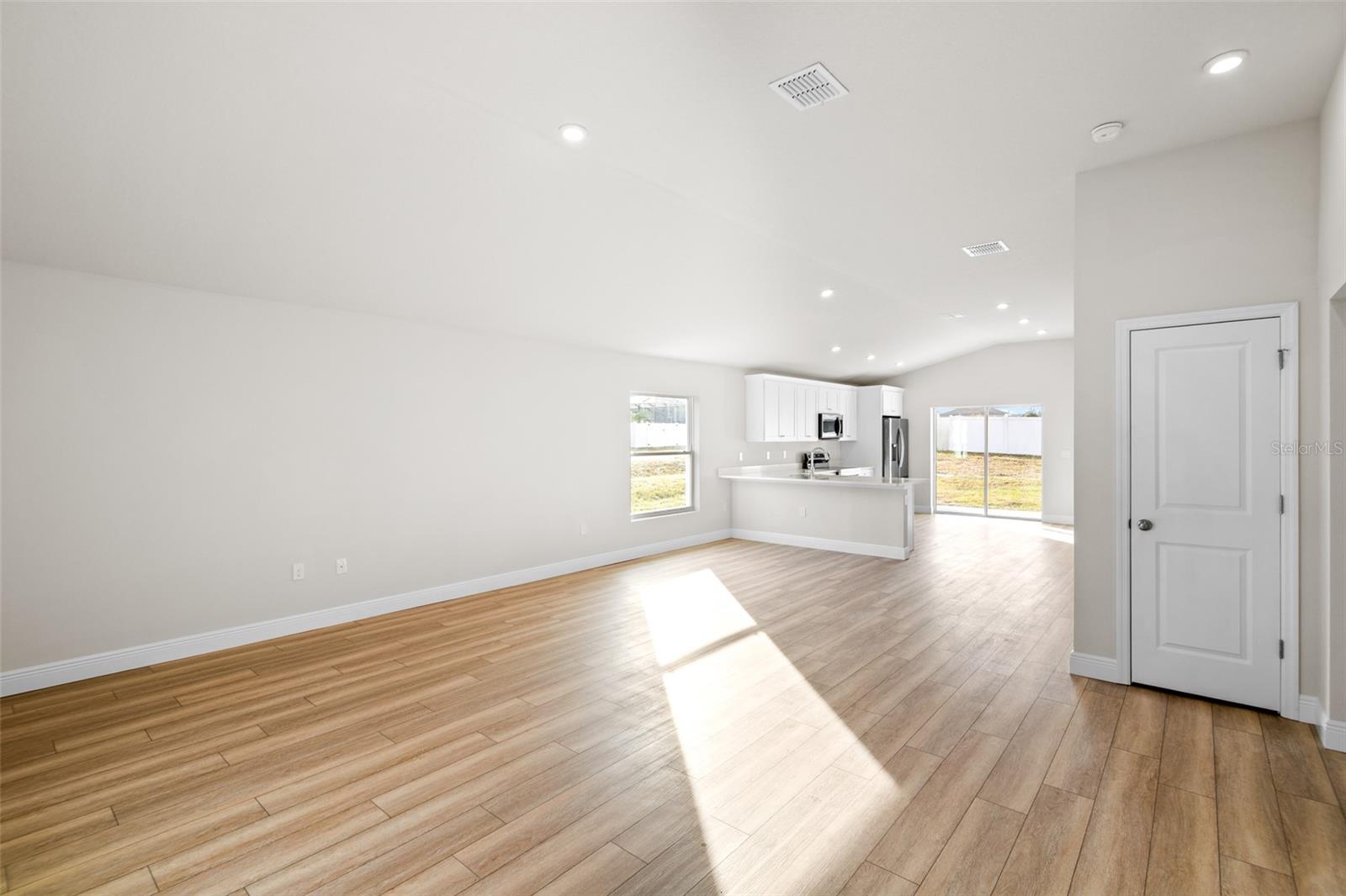 Image 6 of 38 For 5346 91st Street