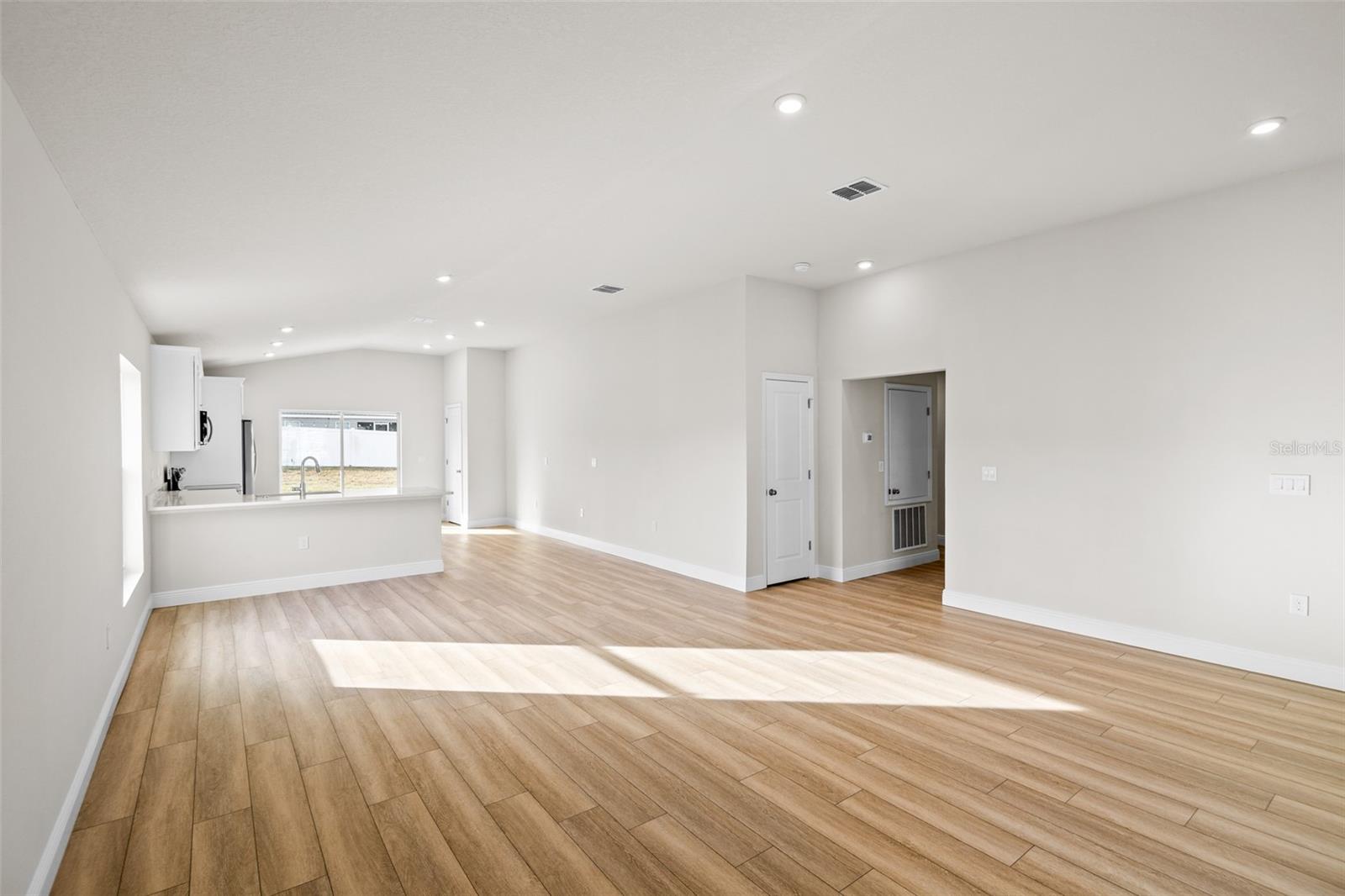 Image 7 of 38 For 5346 91st Street