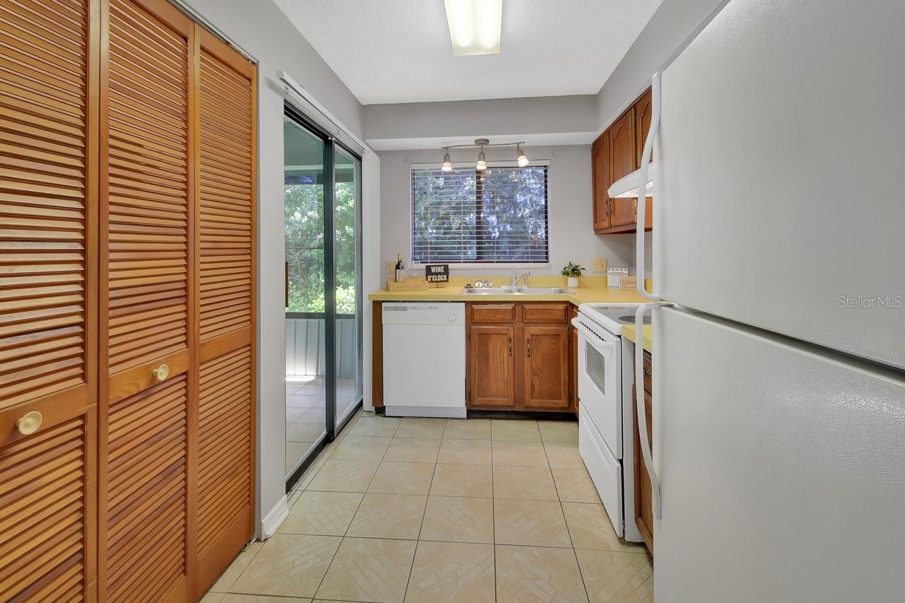 Image 12 of 34 For 101 Grand Plaza Drive C2