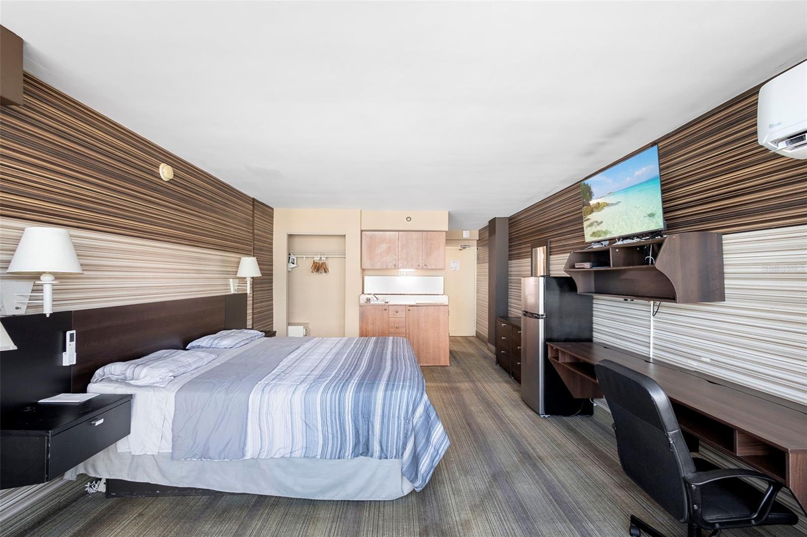 Image 21 of 45 For 1909 Atlantic Avenue 717