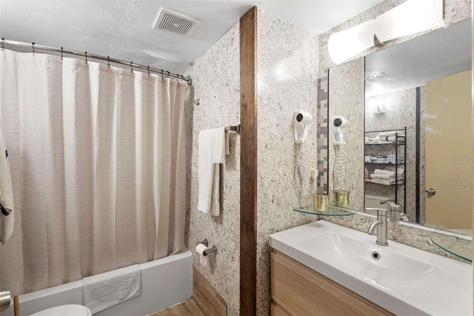 Image 33 of 45 For 1909 Atlantic Avenue 717