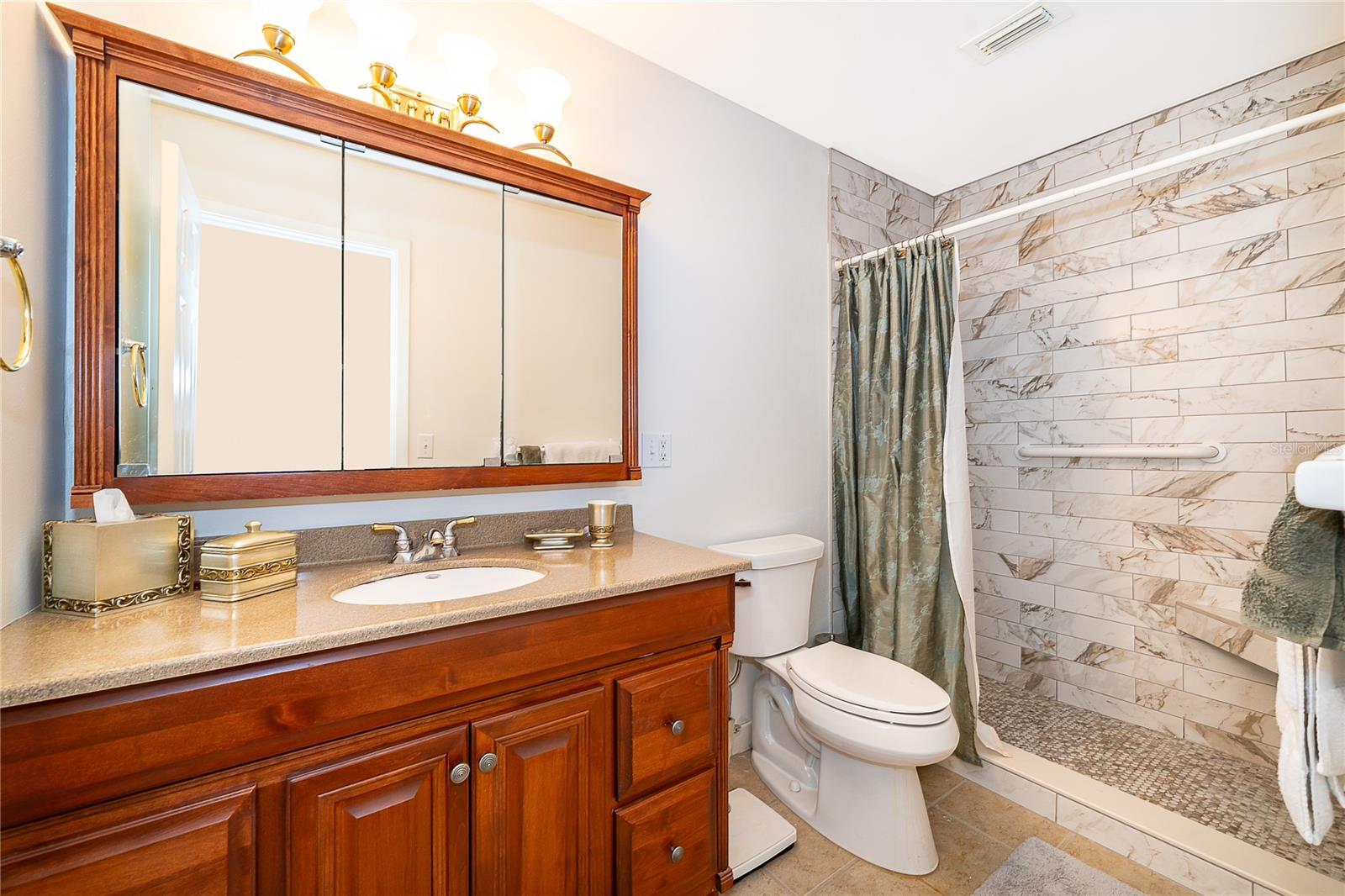 Image 15 of 22 For 710 Minnesota Avenue B