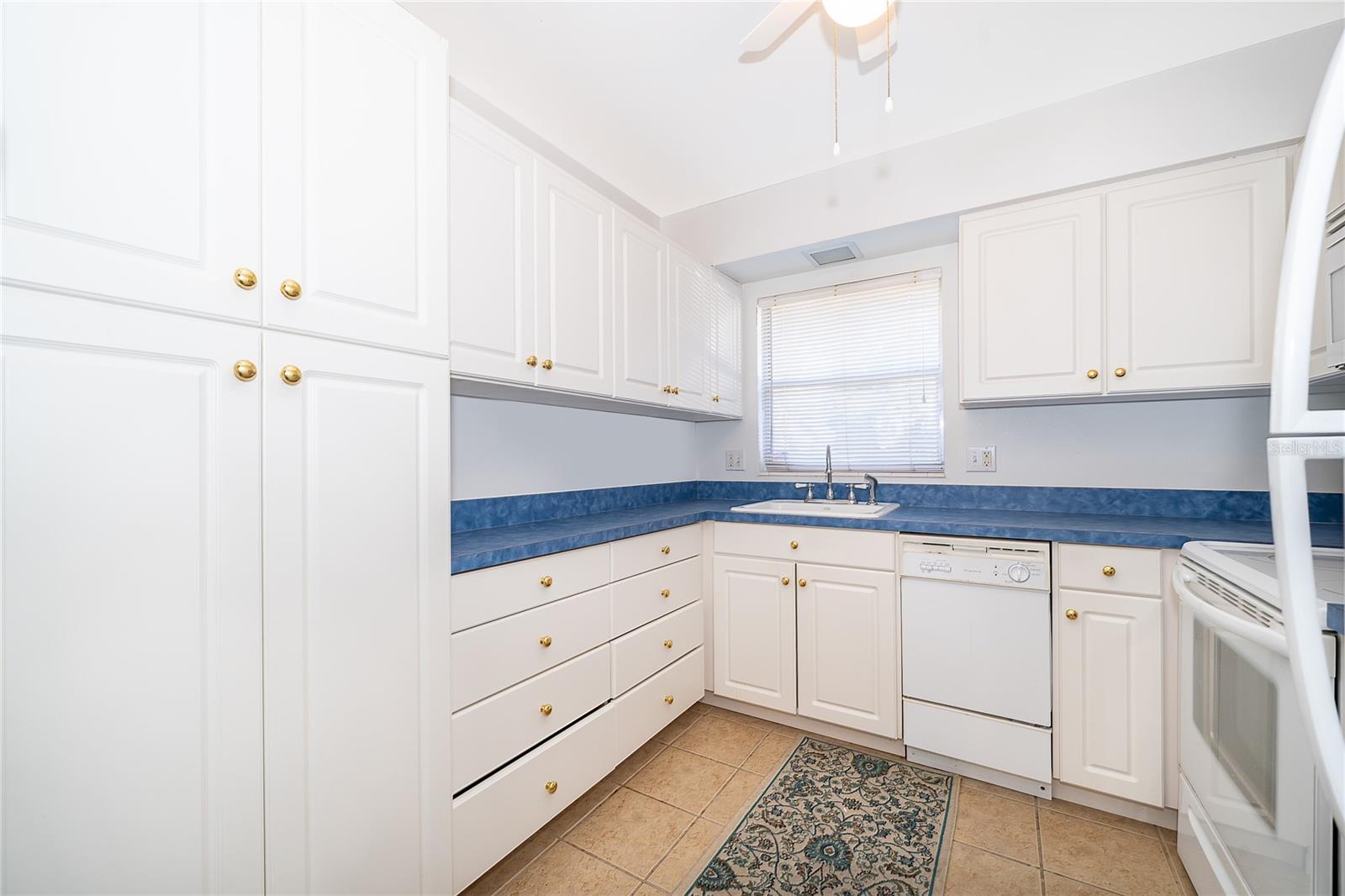 Image 17 of 22 For 710 Minnesota Avenue B