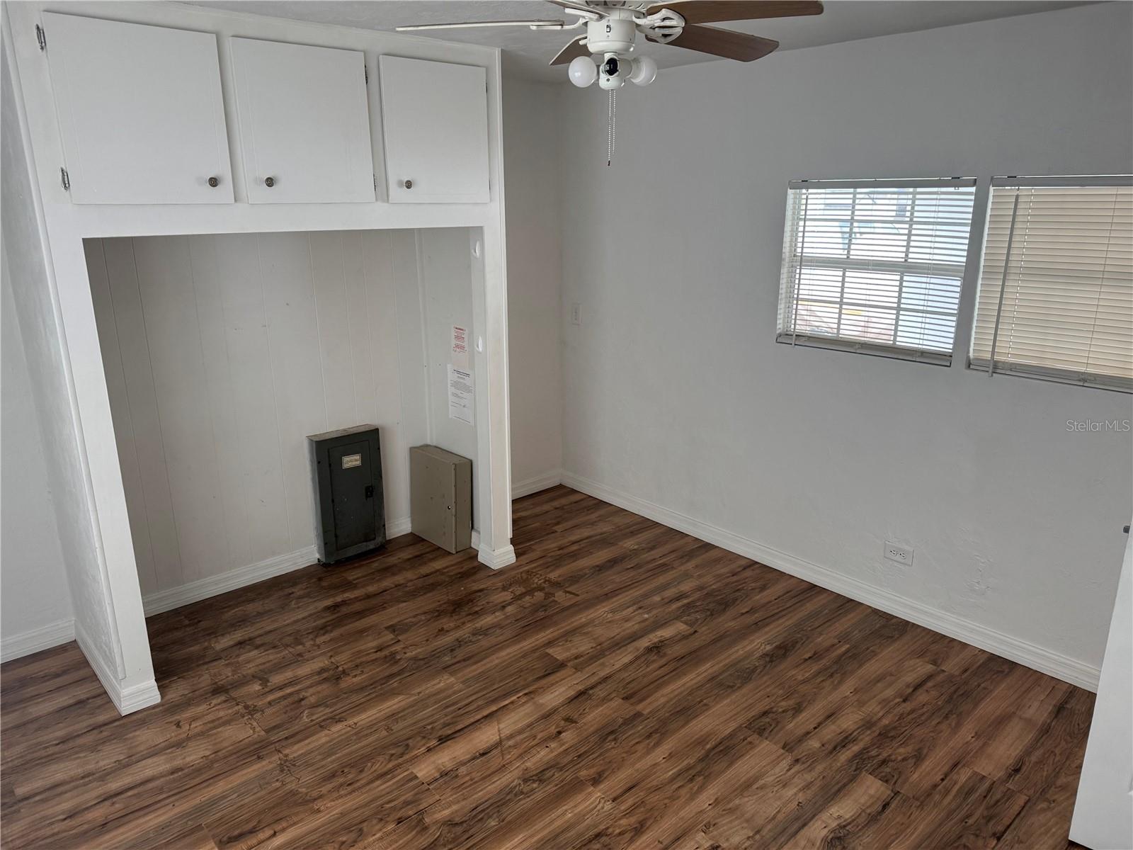 Image 3 of 22 For 5480 Pineland Avenue