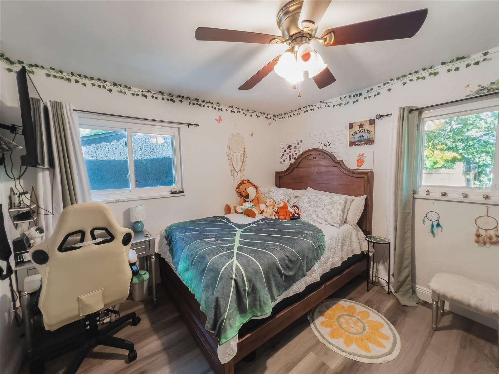 Image 13 of 29 For 1810 Anchor Avenue