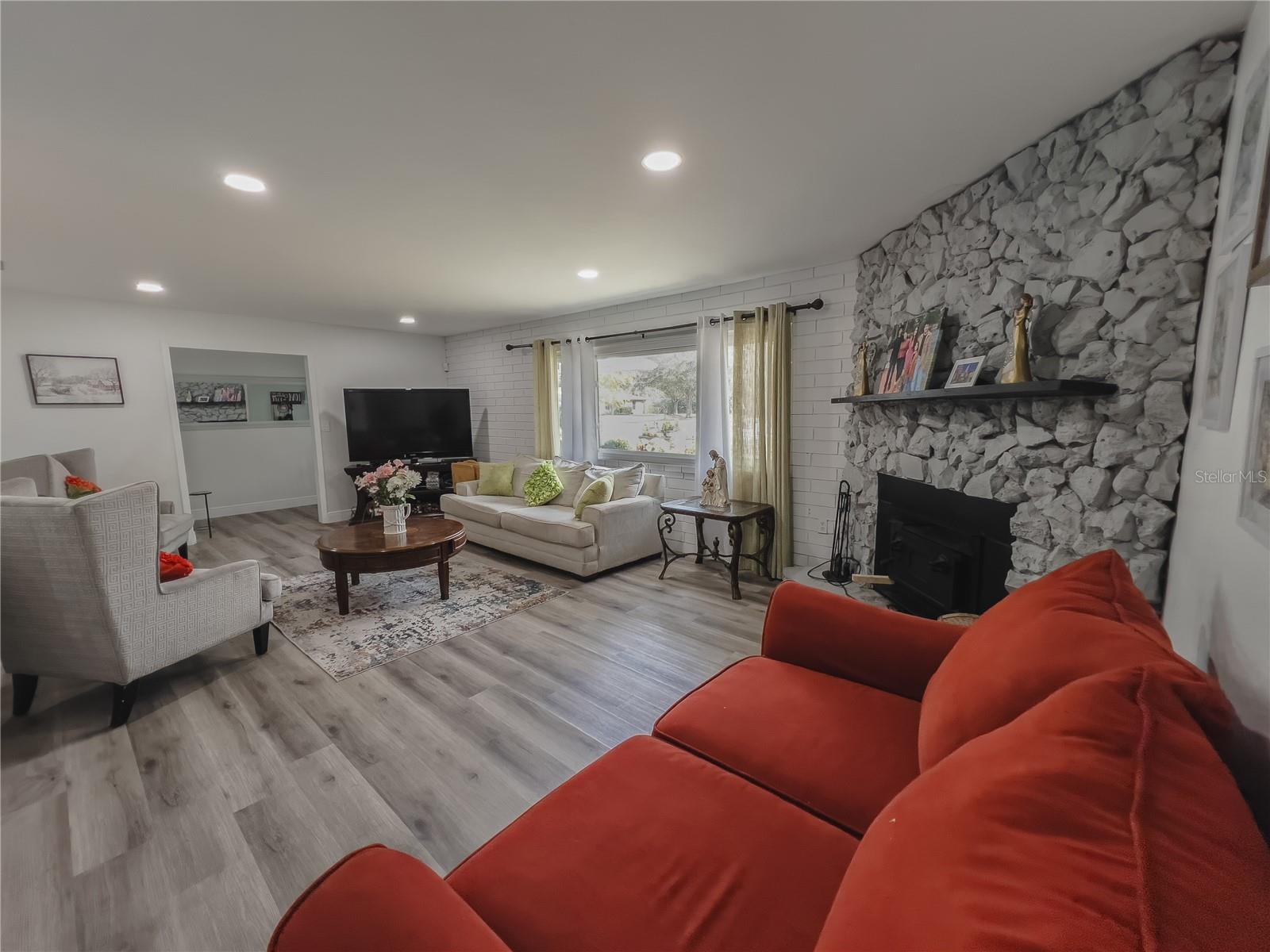 Image 2 of 29 For 1810 Anchor Avenue