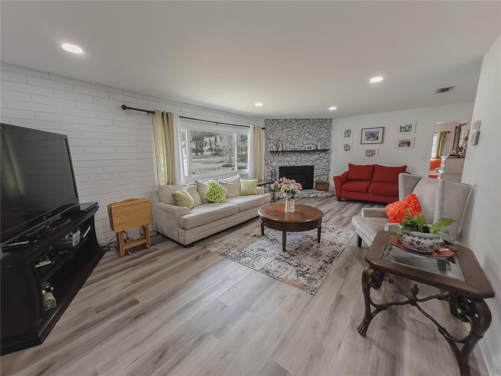 Image 3 of 29 For 1810 Anchor Avenue