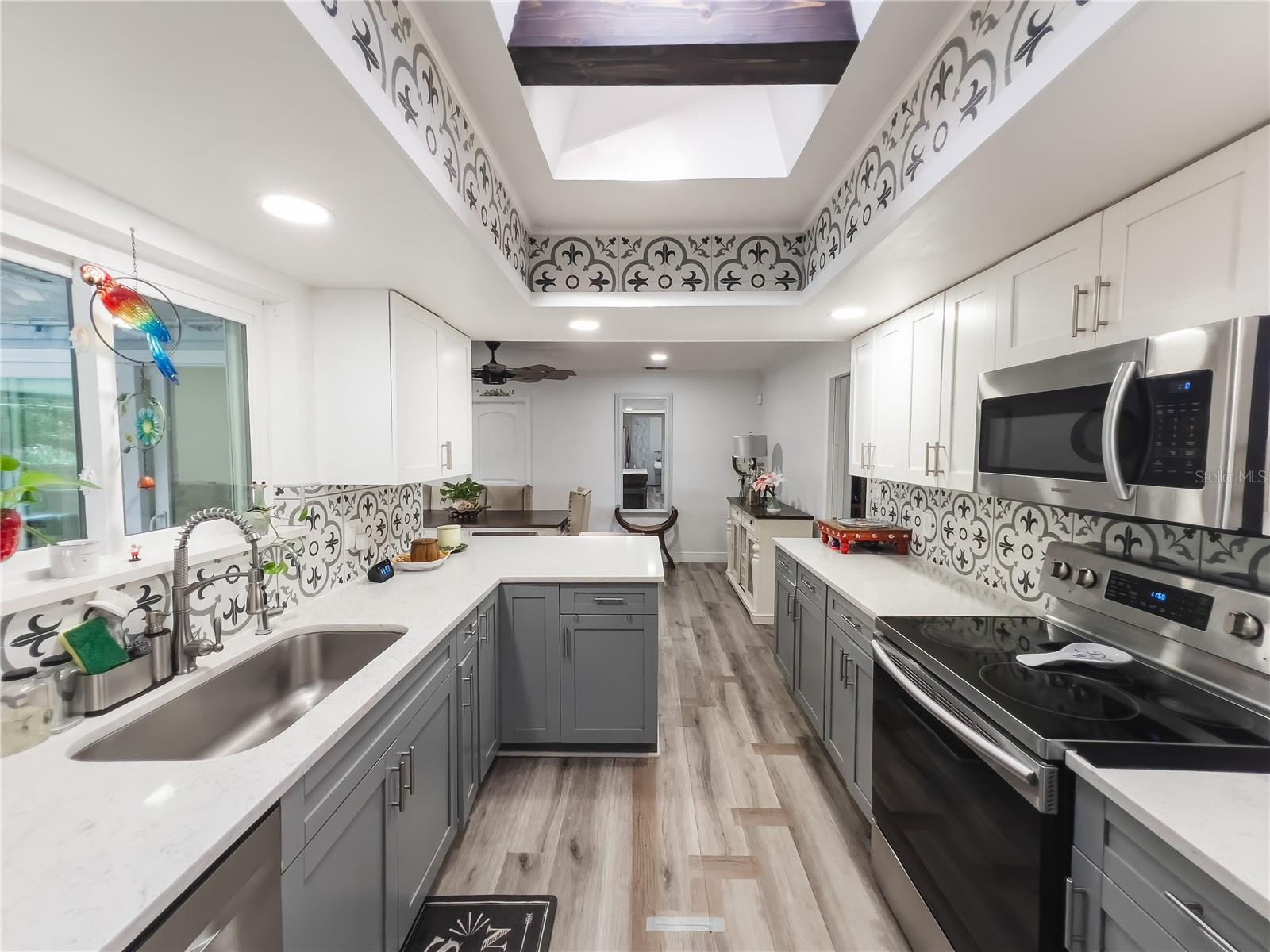 Image 7 of 29 For 1810 Anchor Avenue