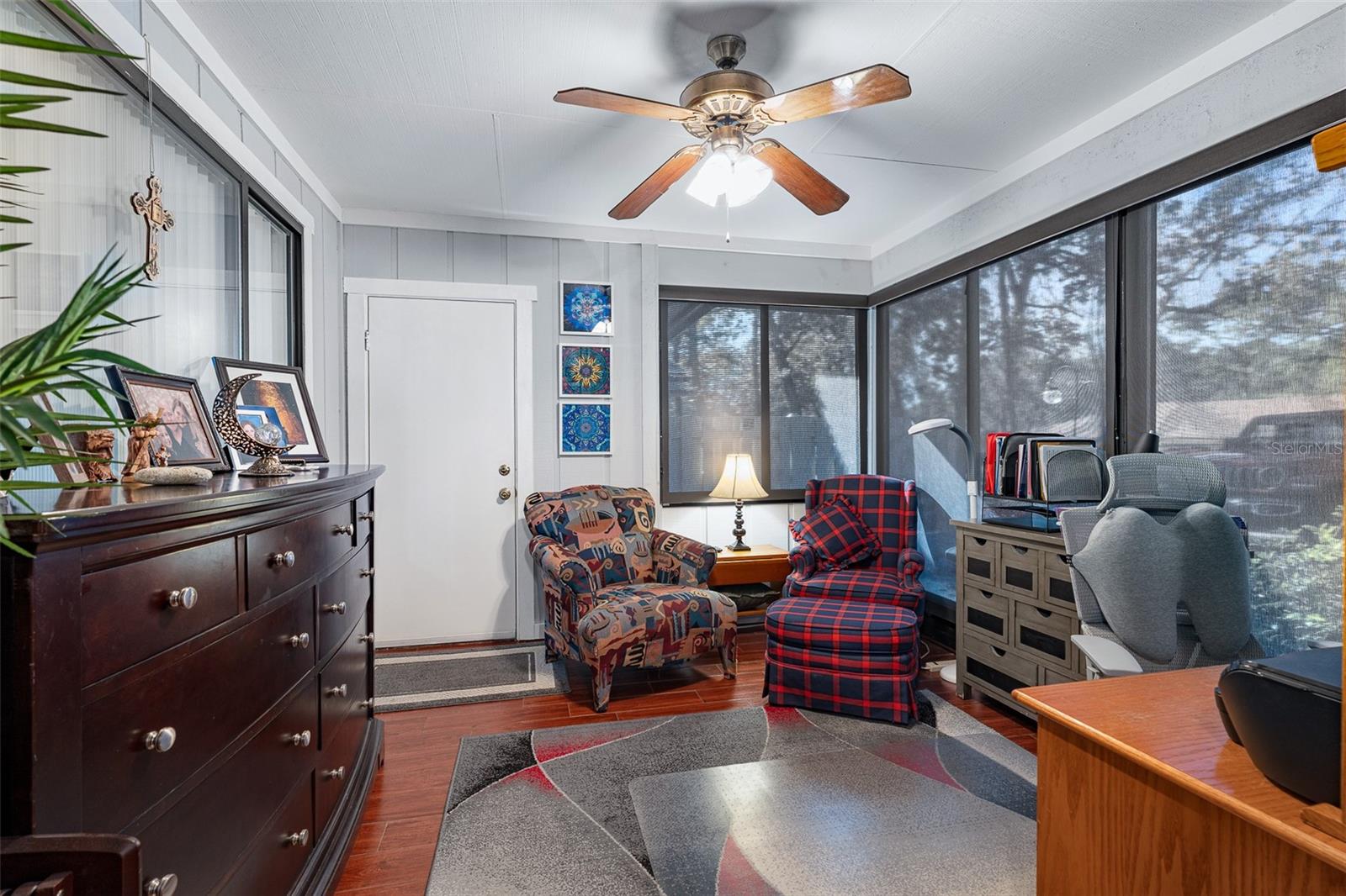 Image 10 of 38 For 6 Lakepoint Circle