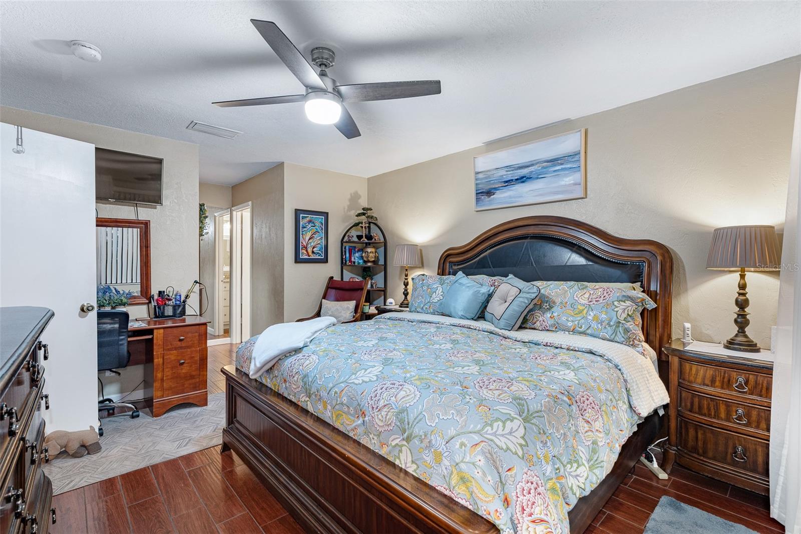 Image 12 of 38 For 6 Lakepoint Circle