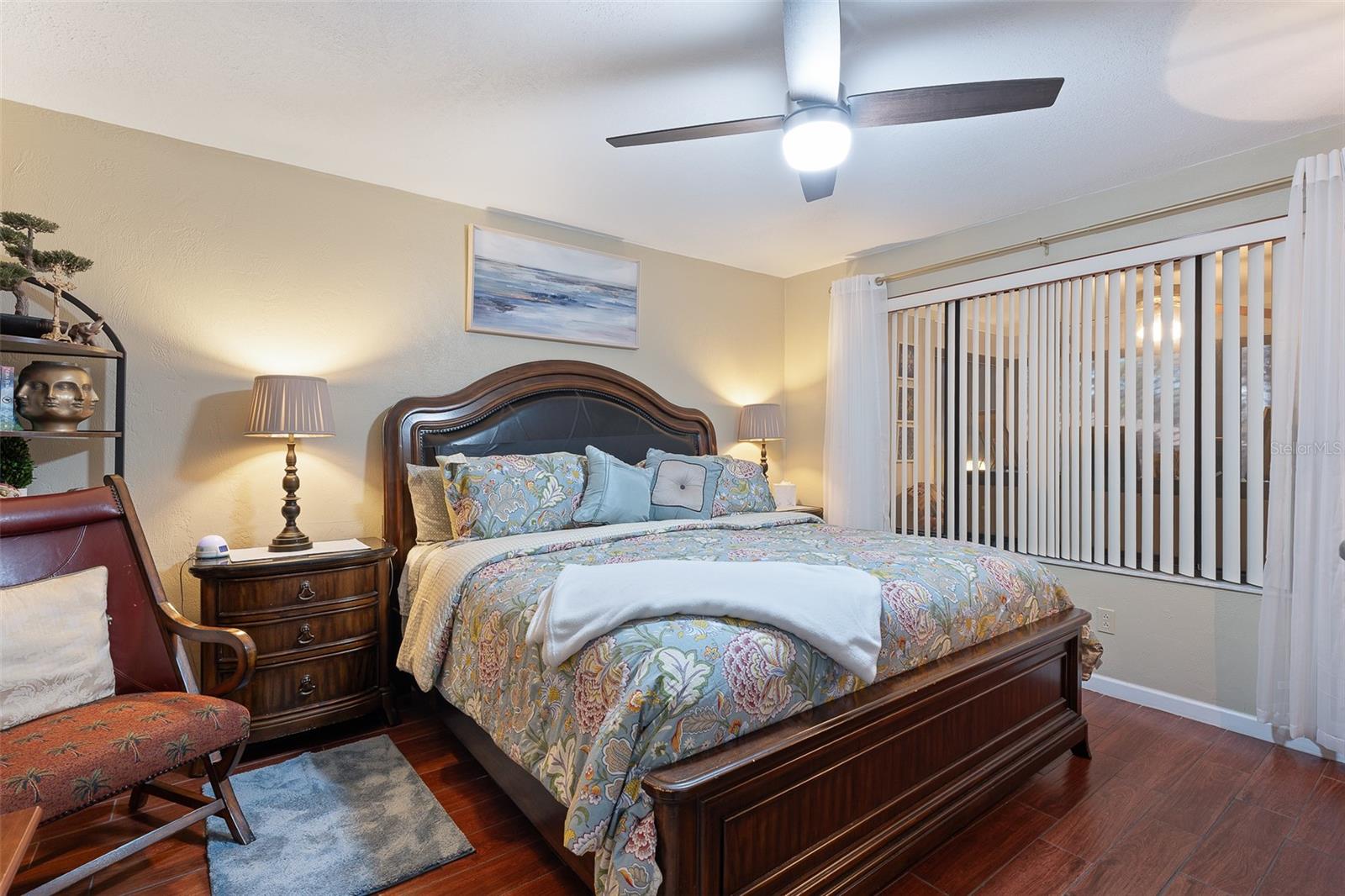 Image 13 of 38 For 6 Lakepoint Circle