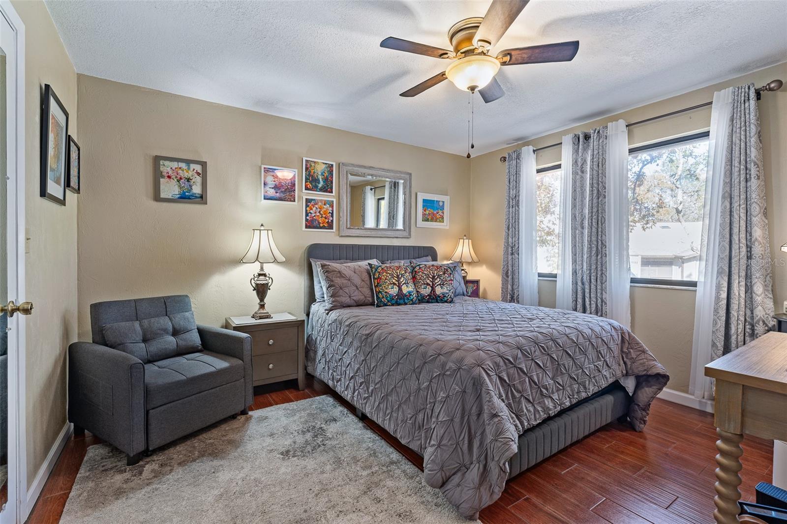 Image 16 of 38 For 6 Lakepoint Circle