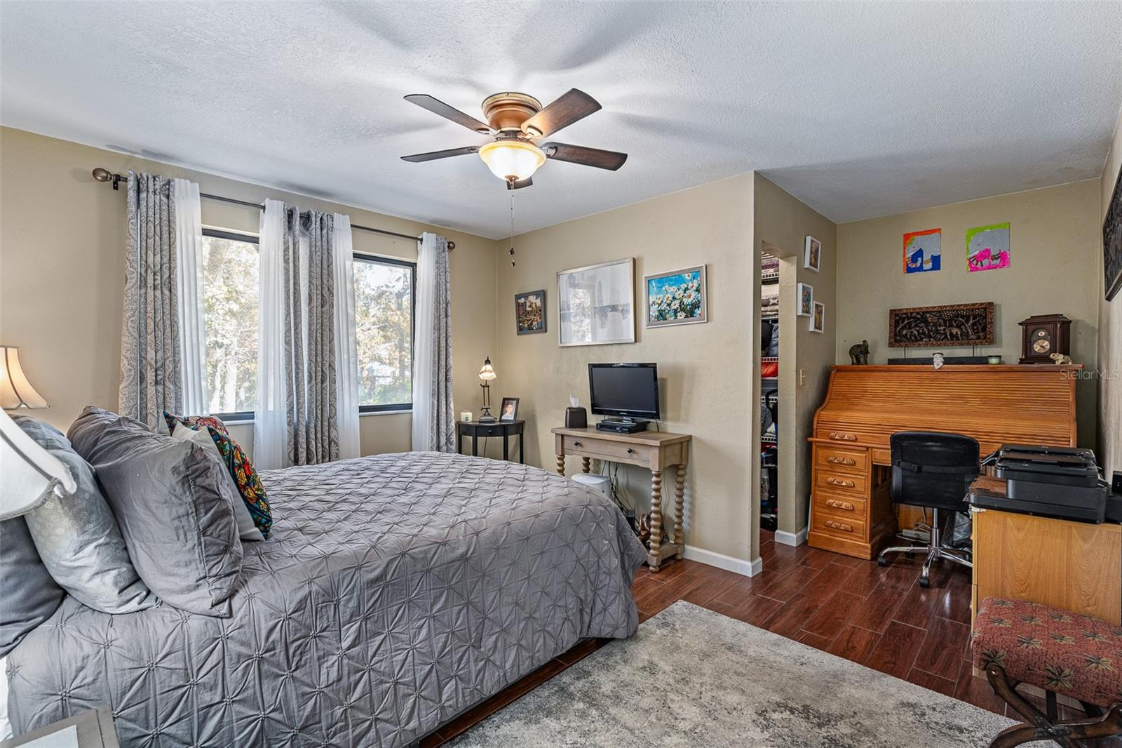 Image 17 of 38 For 6 Lakepoint Circle