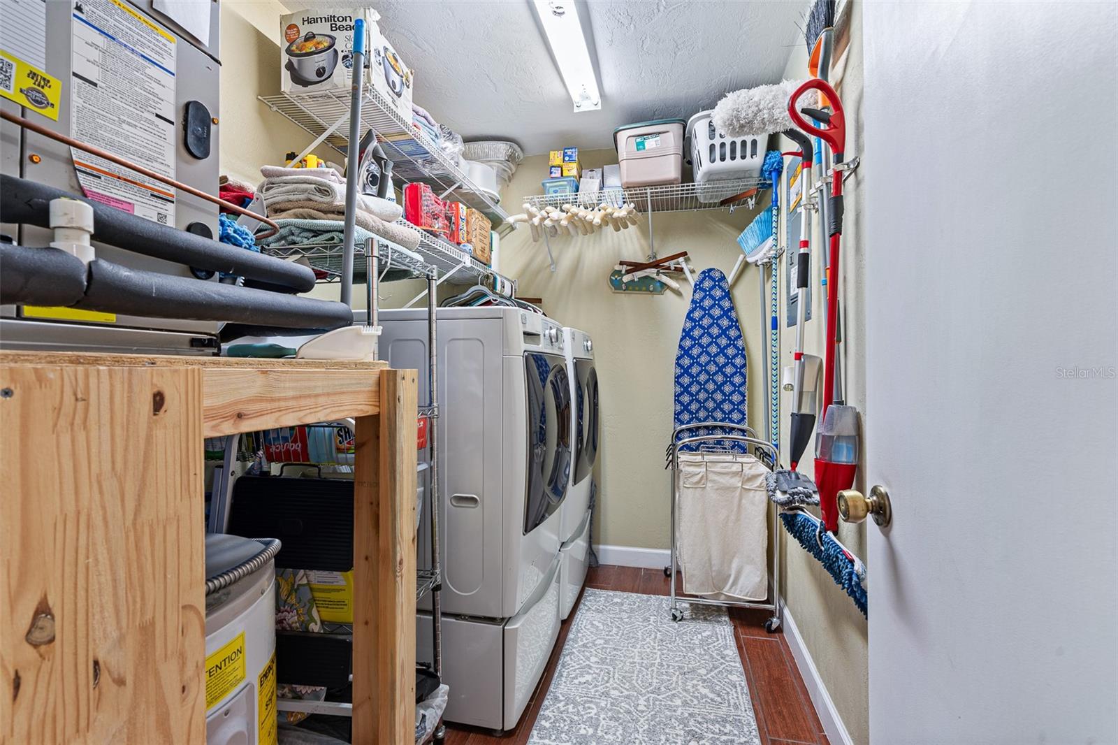 Image 19 of 38 For 6 Lakepoint Circle