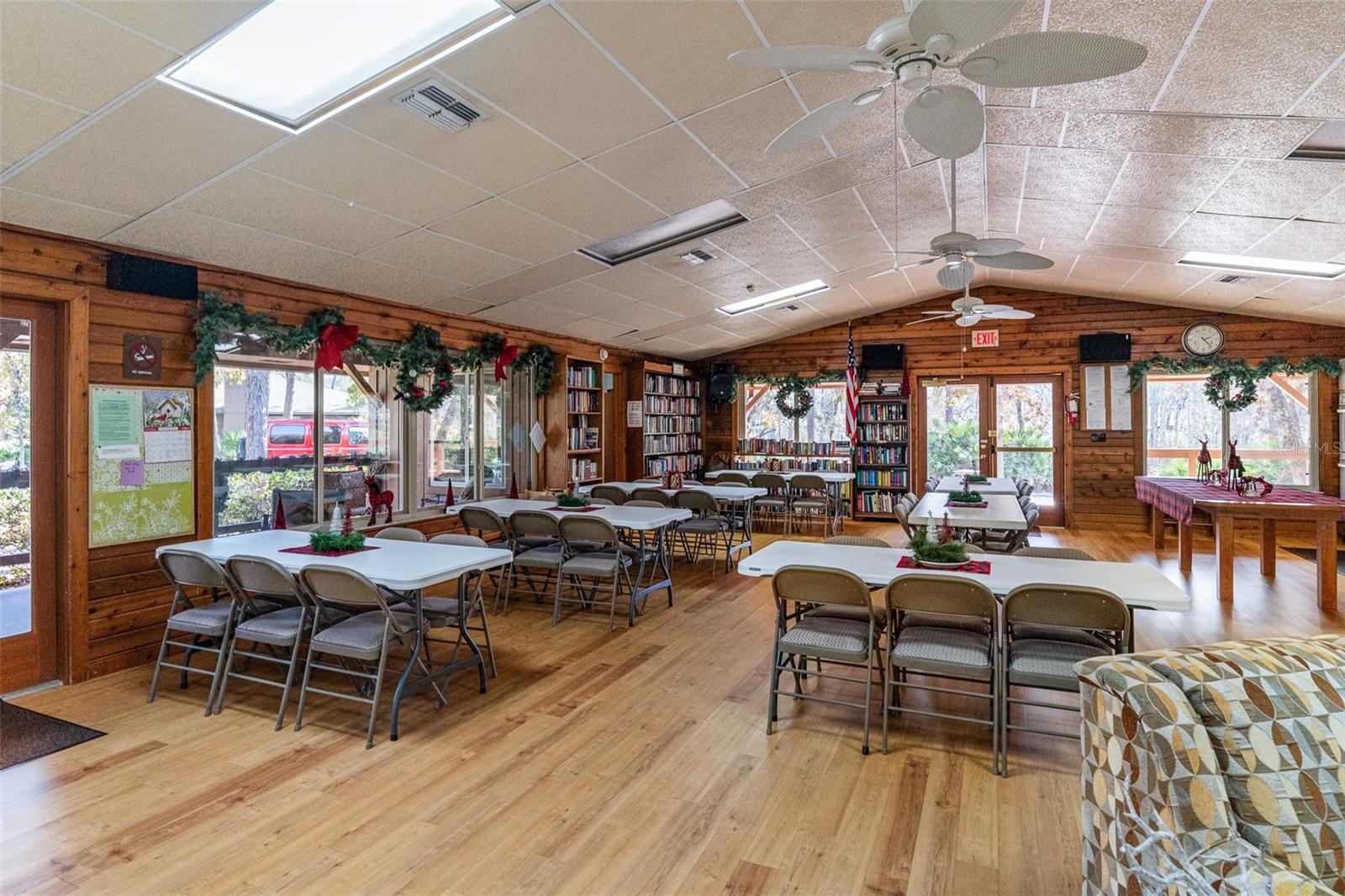 Image 26 of 38 For 6 Lakepoint Circle