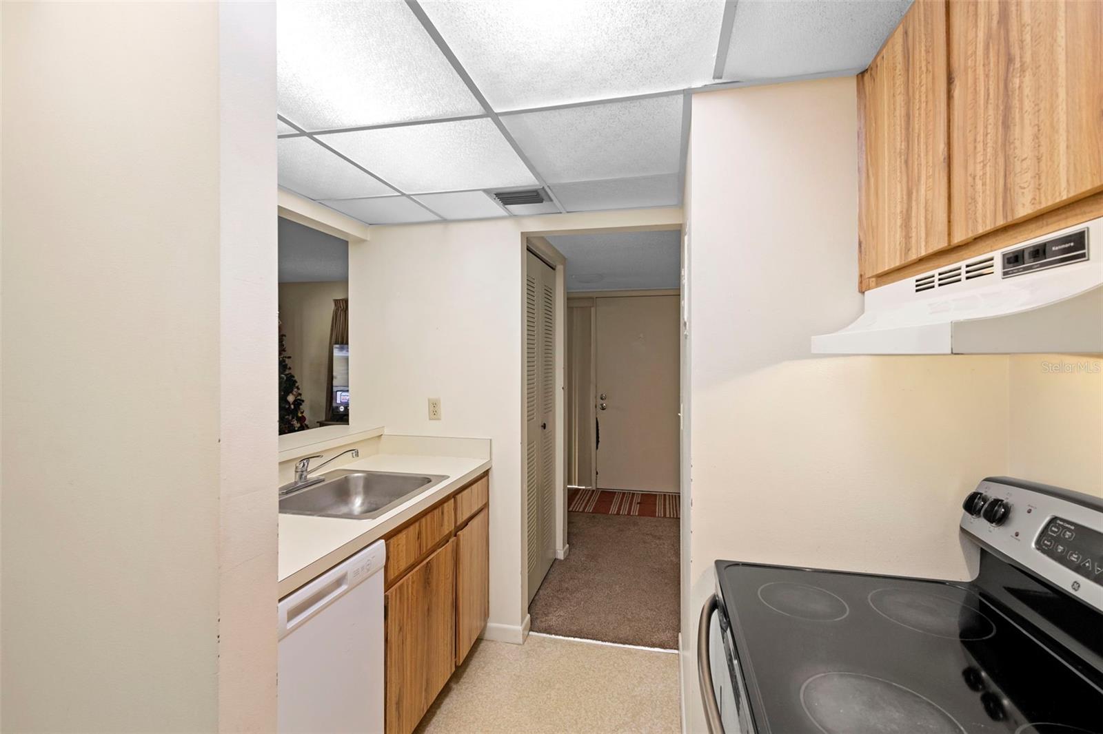 Image 14 of 30 For 140 Orchid Woods Court 17b