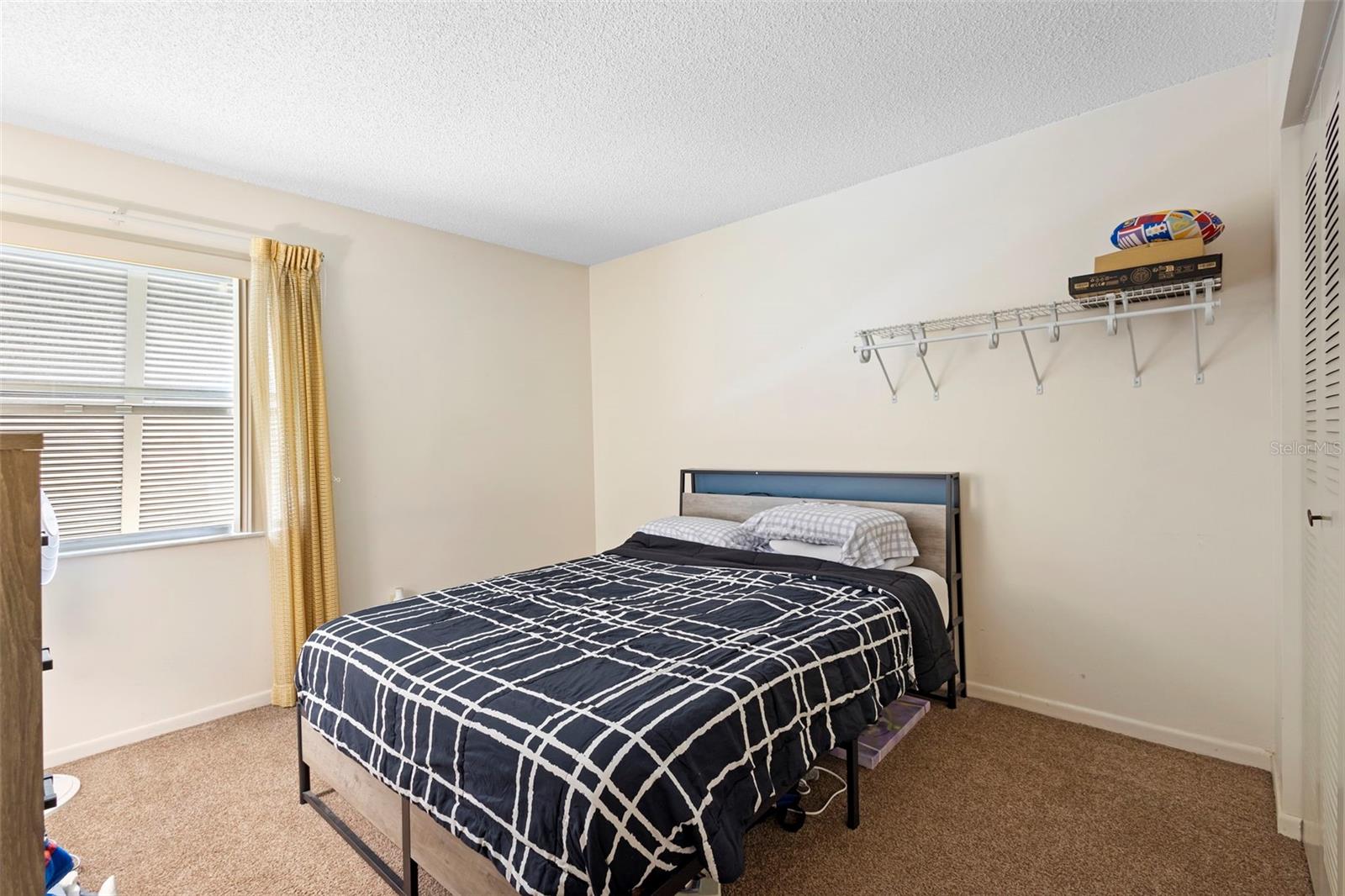 Image 20 of 30 For 140 Orchid Woods Court 17b