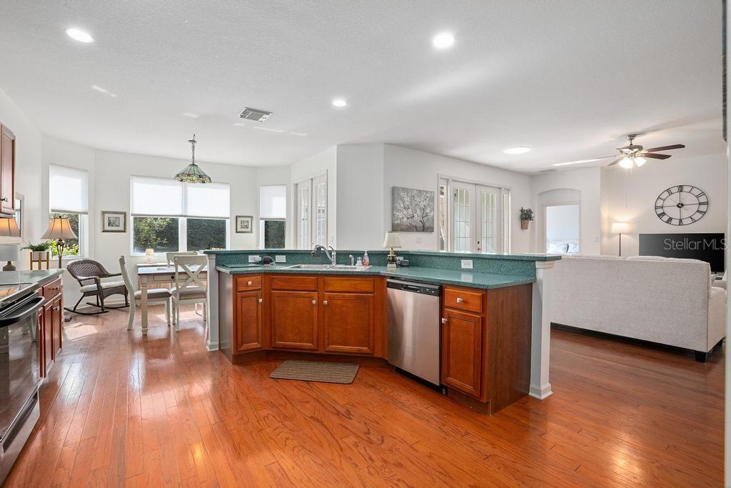 Image 7 of 29 For 104 Overton Gardens Lane