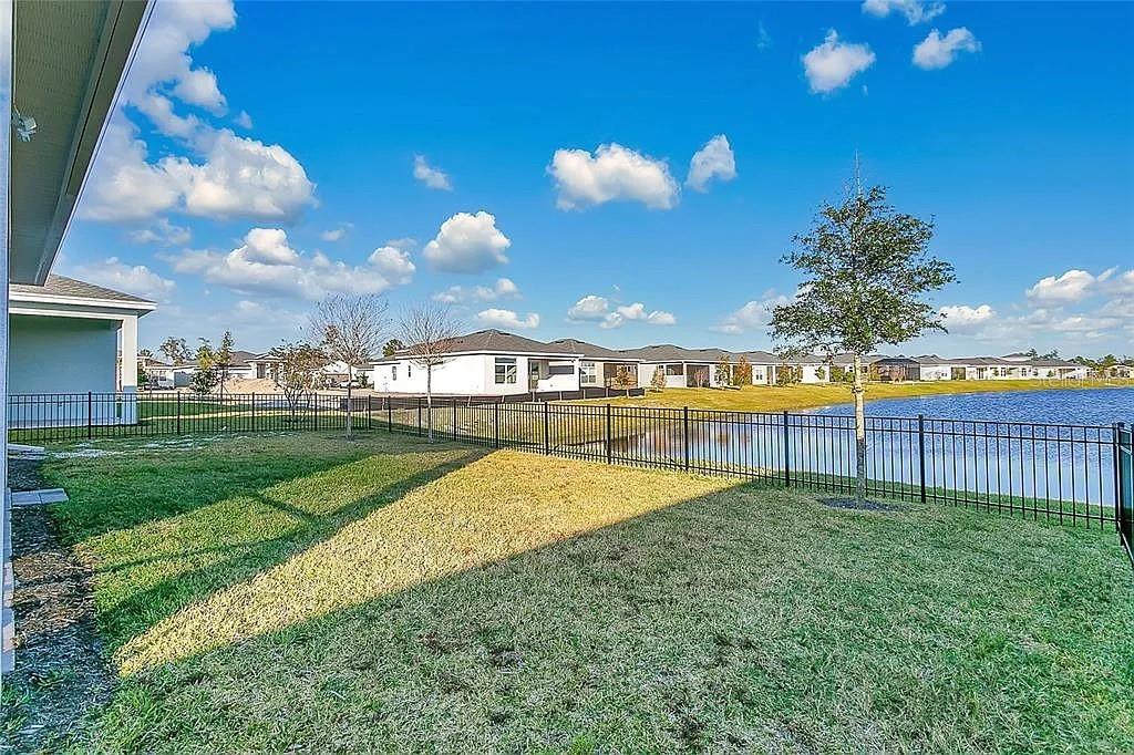 Image 23 of 32 For 891 Megano Boulevard