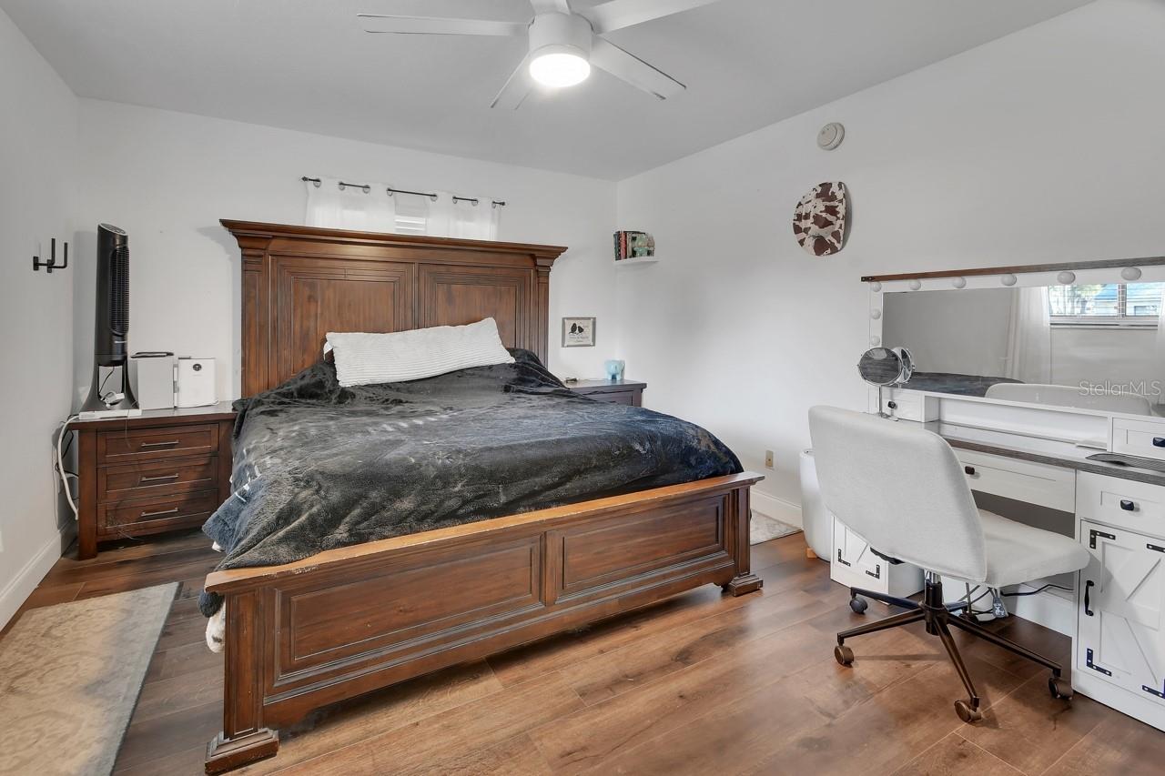 Image 11 of 25 For 415 Westwood Avenue