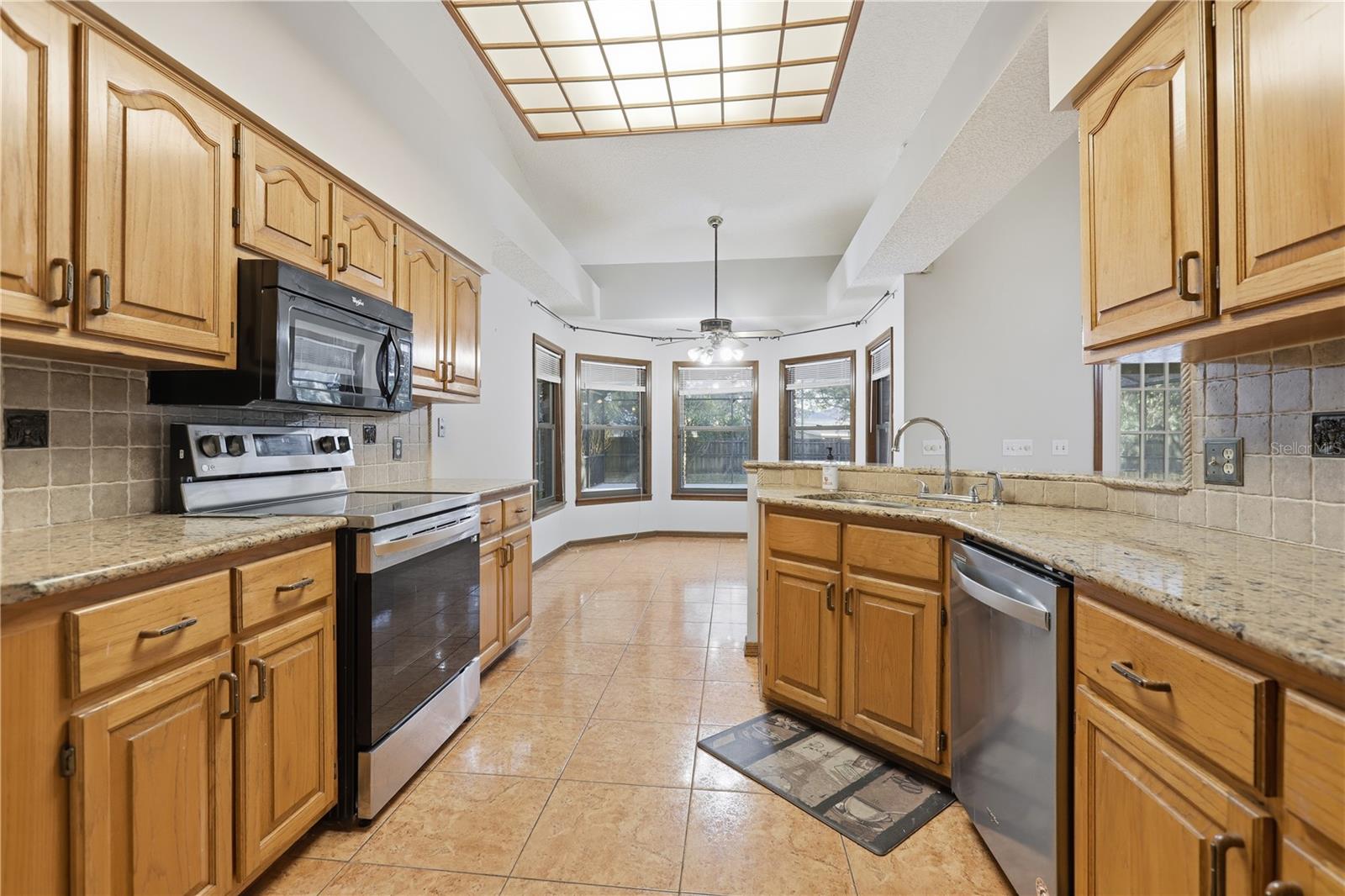 Image 15 of 47 For 525 Summerhaven Drive