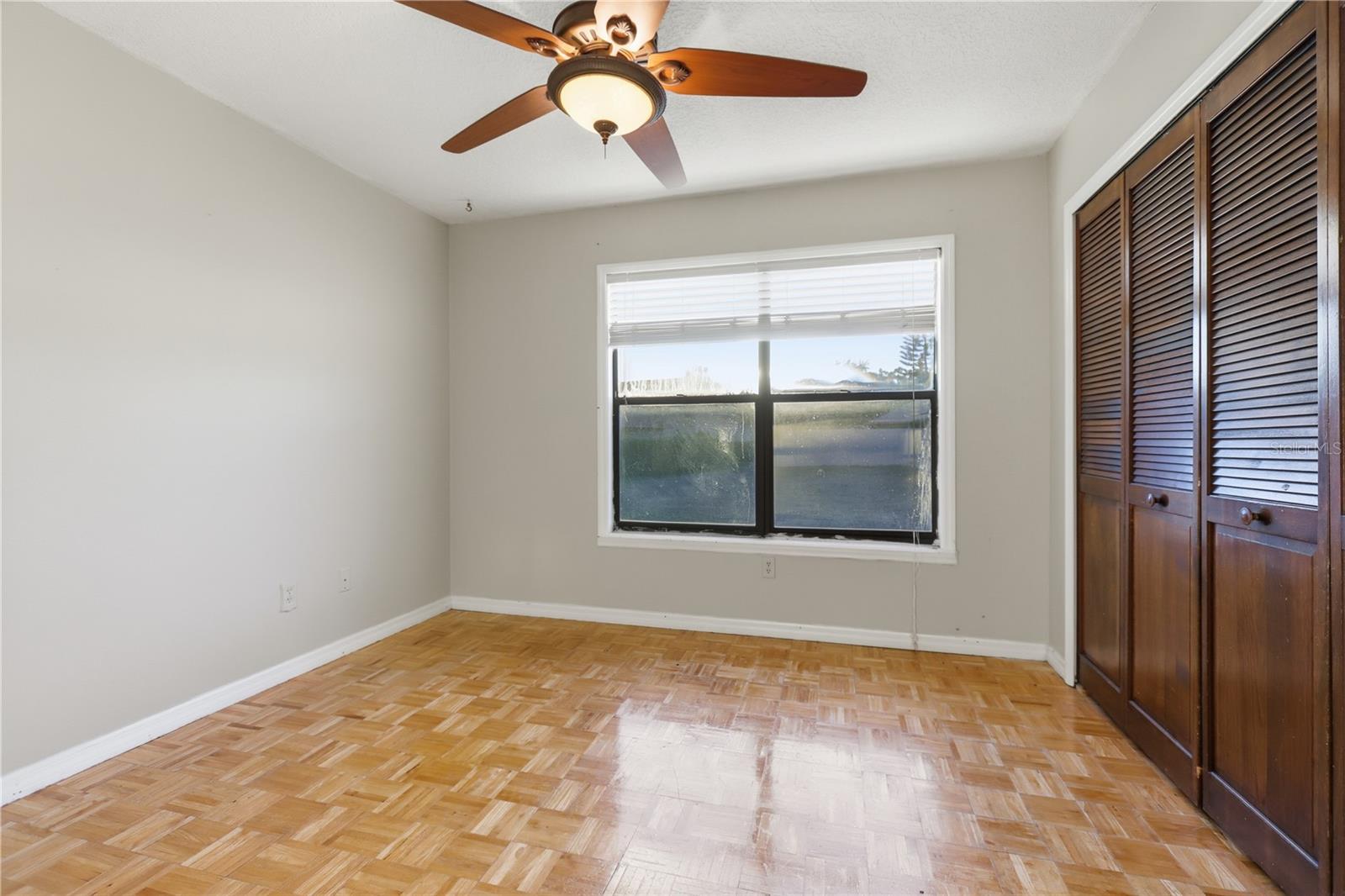 Image 23 of 47 For 525 Summerhaven Drive