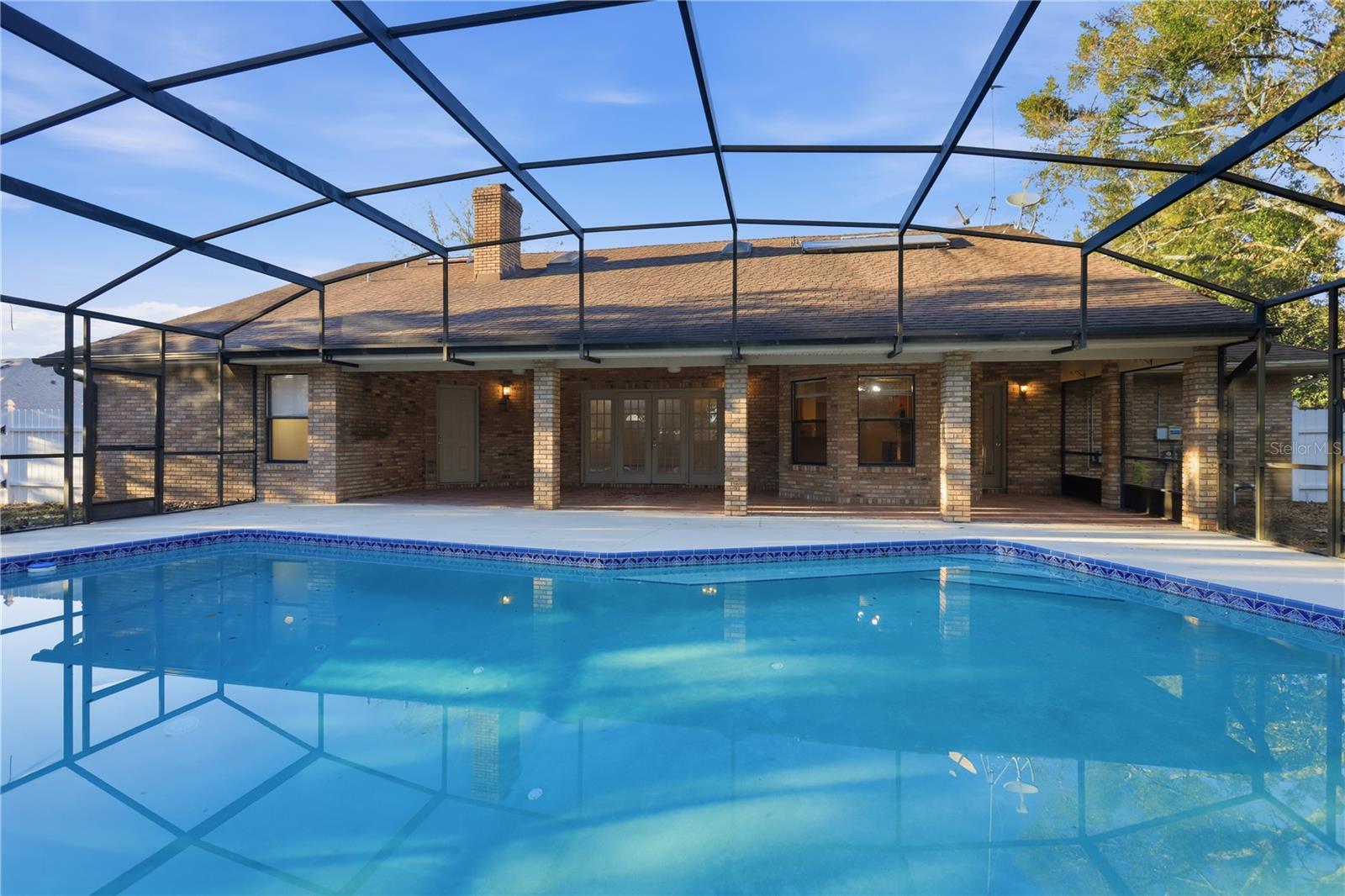 Image 35 of 47 For 525 Summerhaven Drive