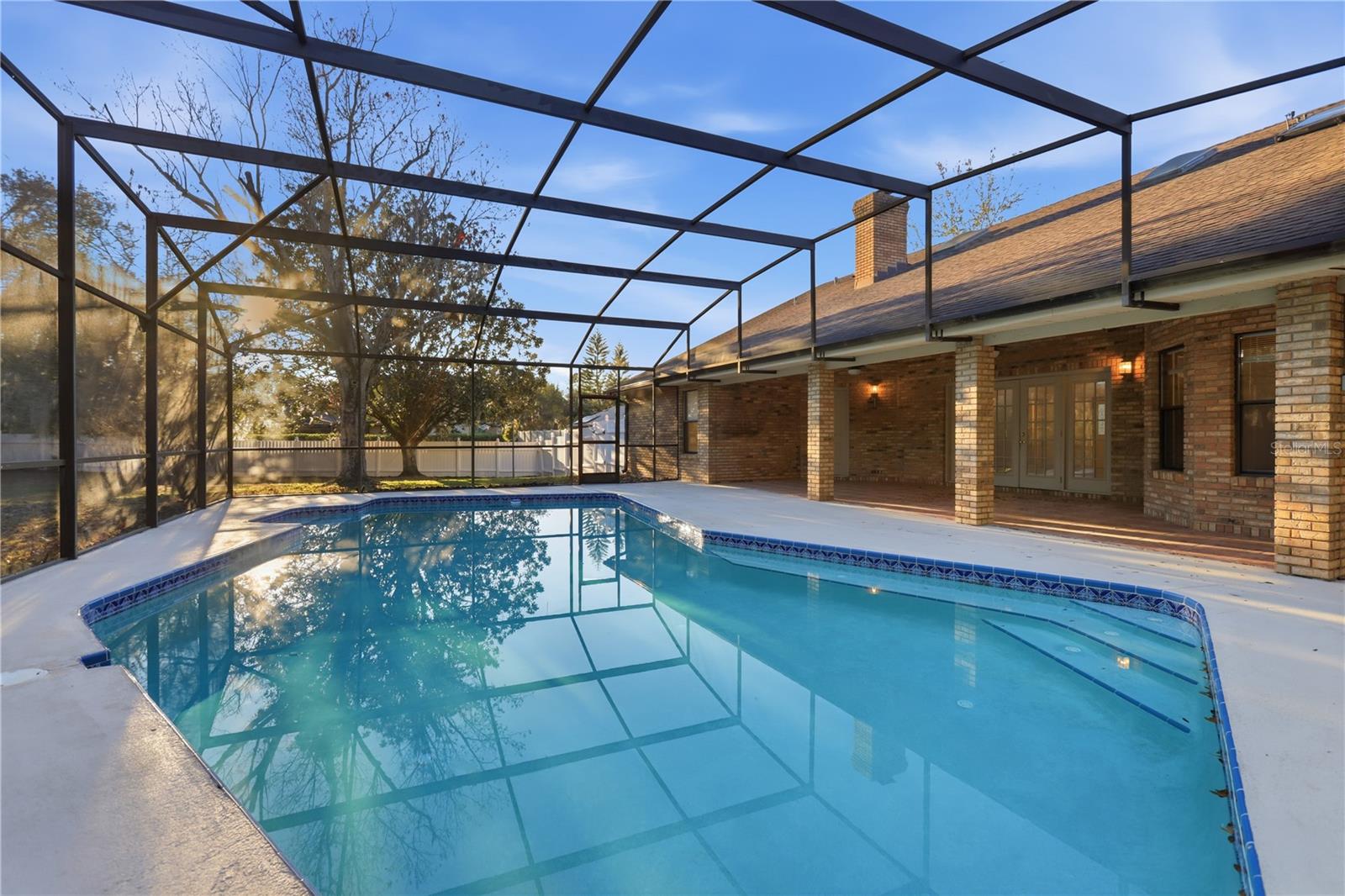 Image 36 of 47 For 525 Summerhaven Drive