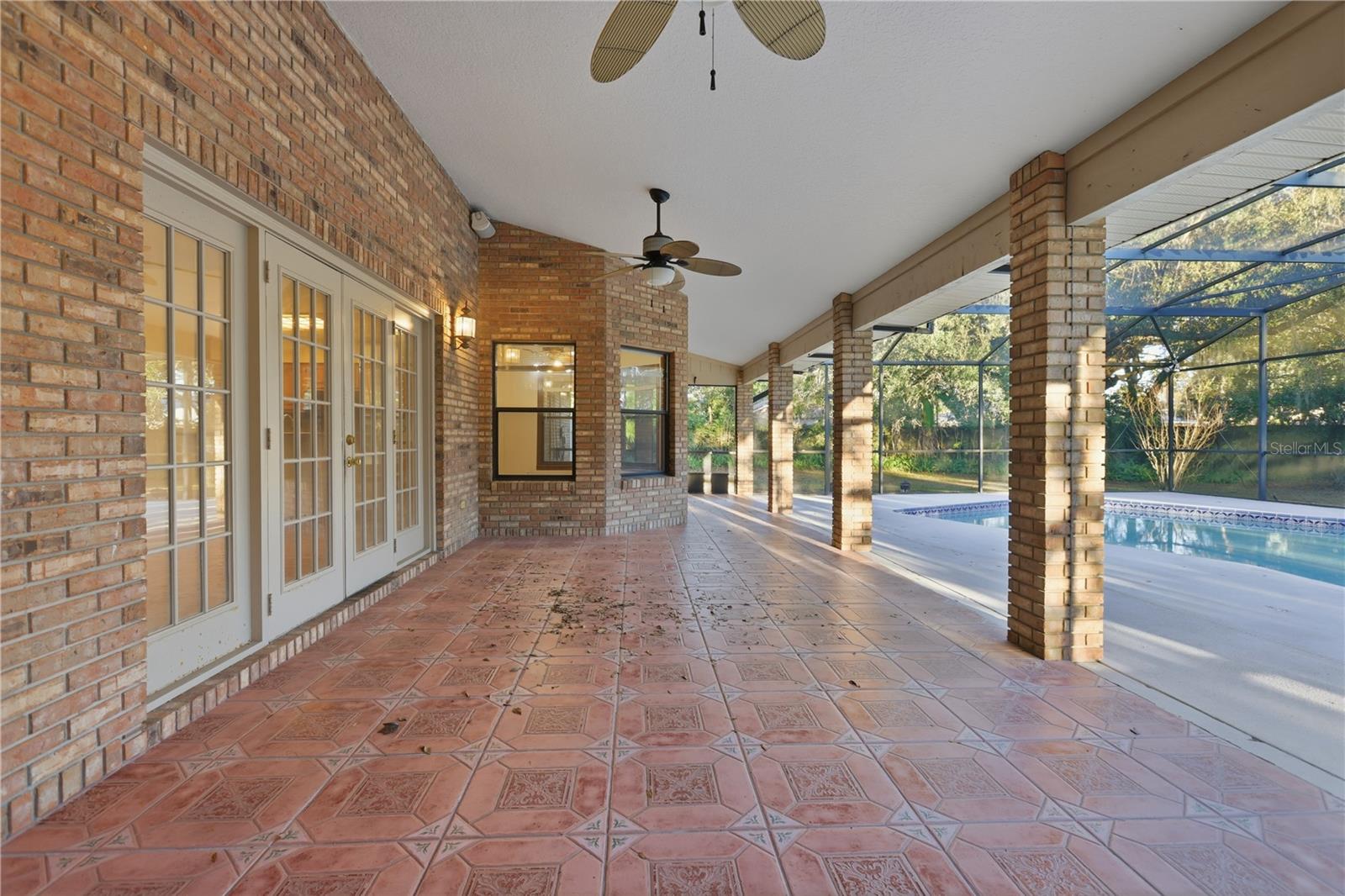 Image 38 of 47 For 525 Summerhaven Drive