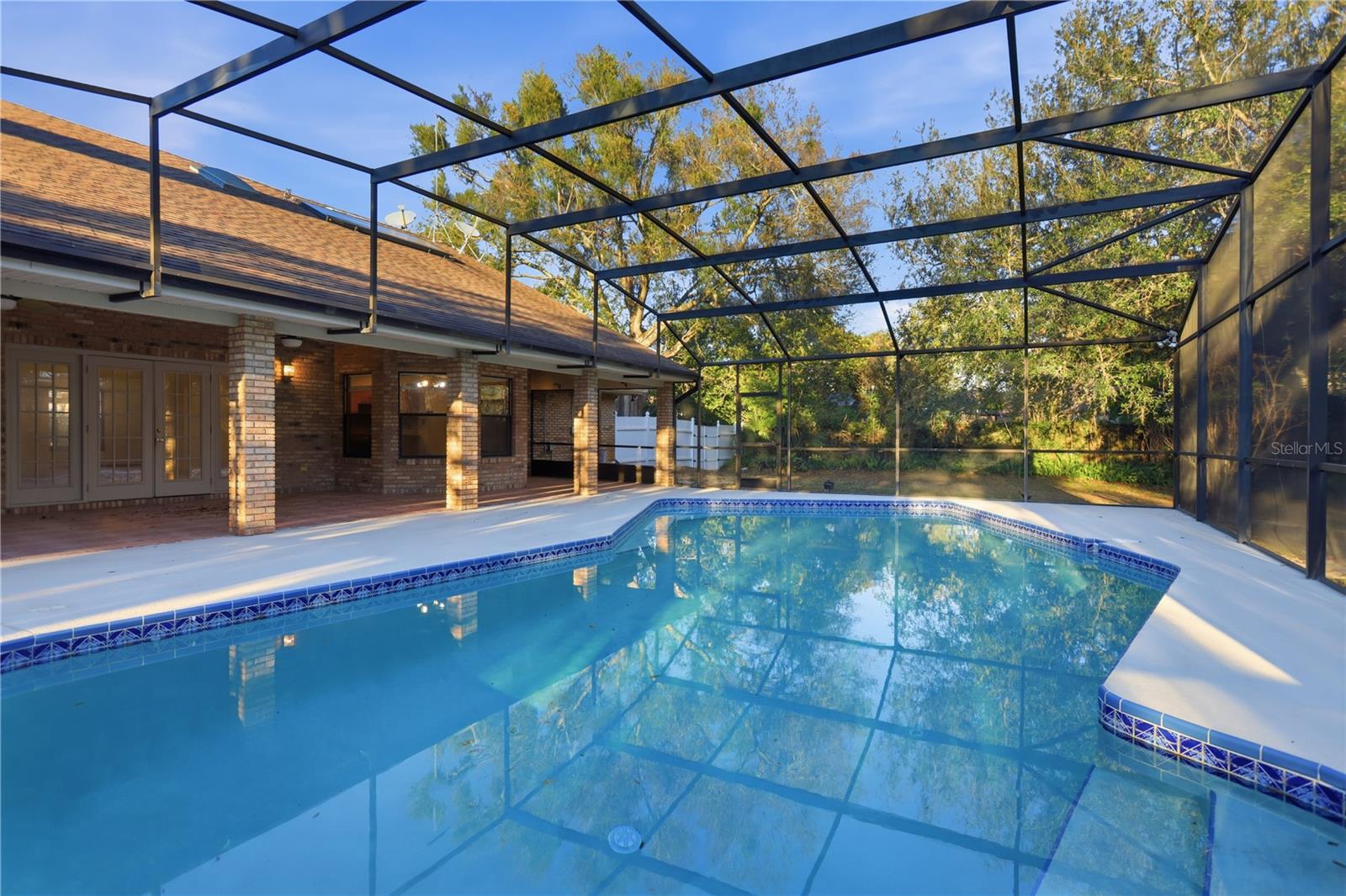 Image 41 of 47 For 525 Summerhaven Drive