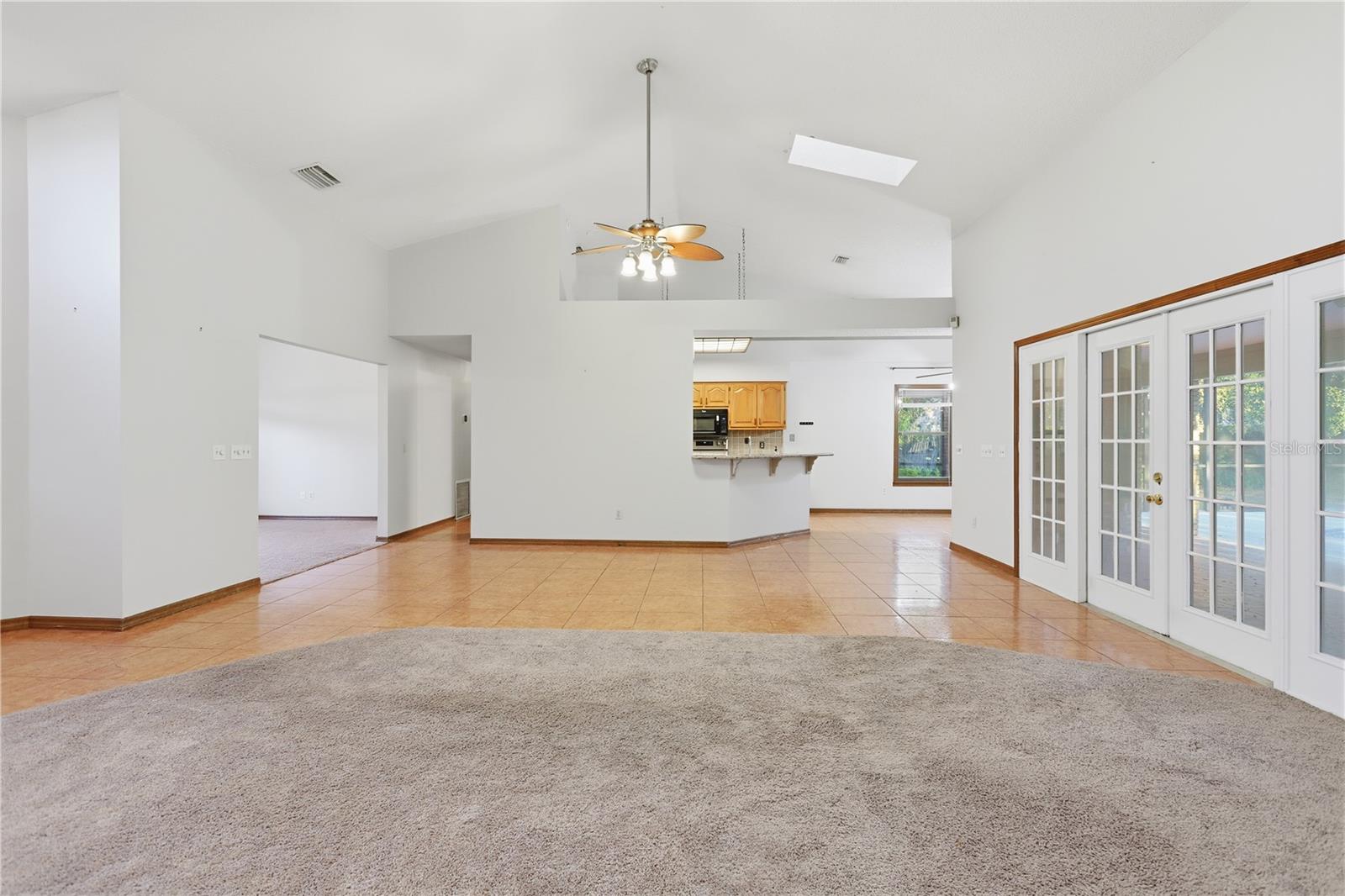 Image 9 of 47 For 525 Summerhaven Drive