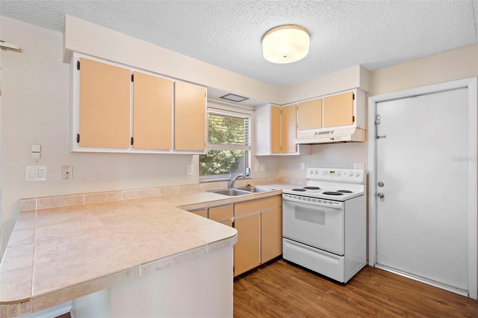 Image 17 of 31 For 2373 Fairgren Avenue