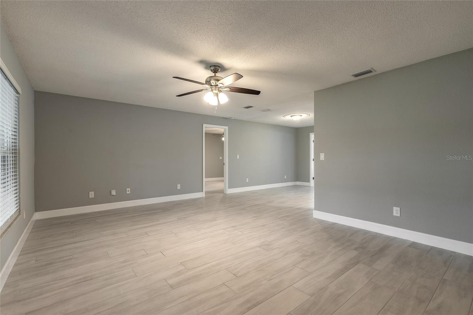 Image 10 of 50 For 2509 Milton Avenue