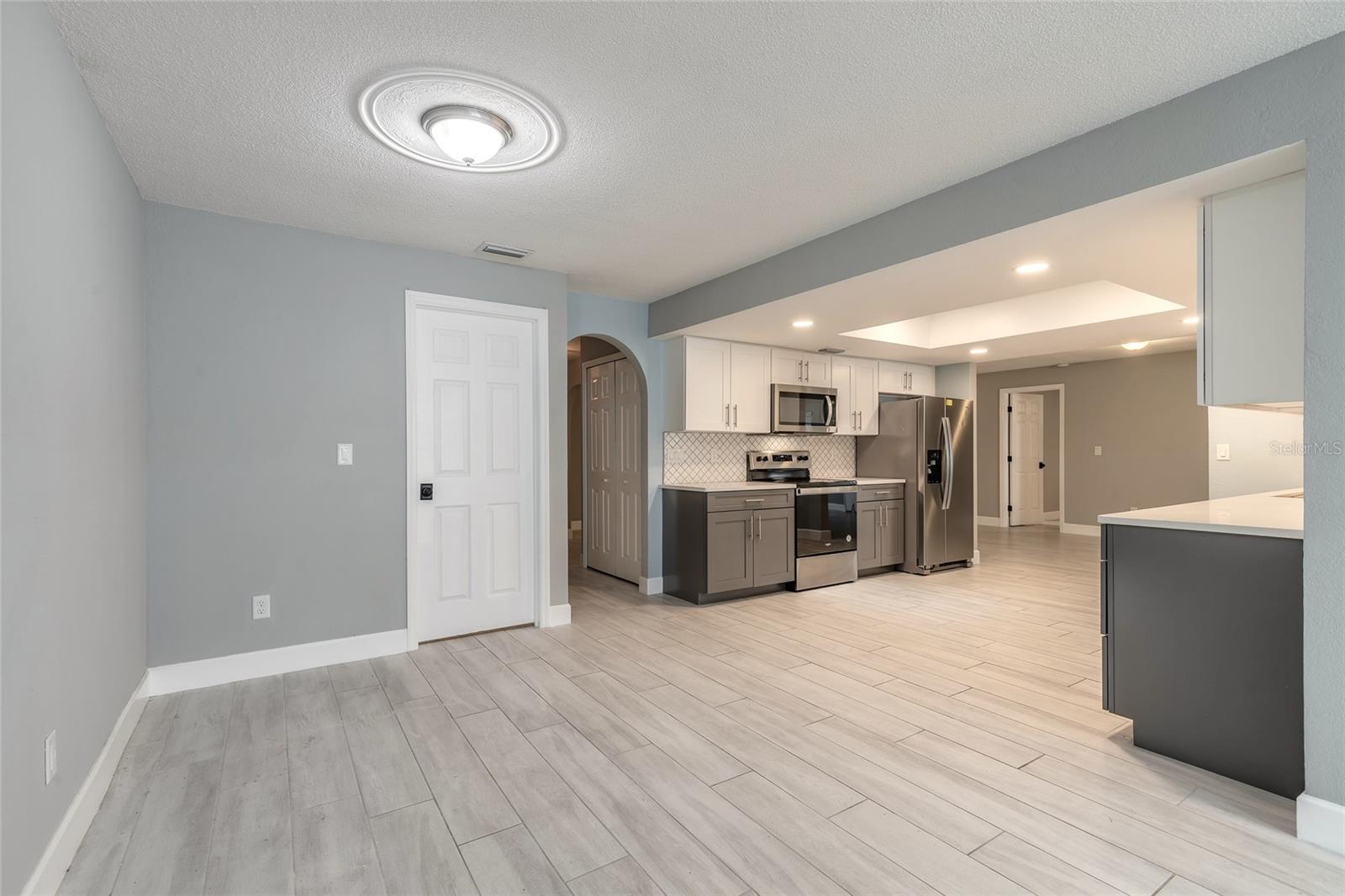 Image 19 of 50 For 2509 Milton Avenue