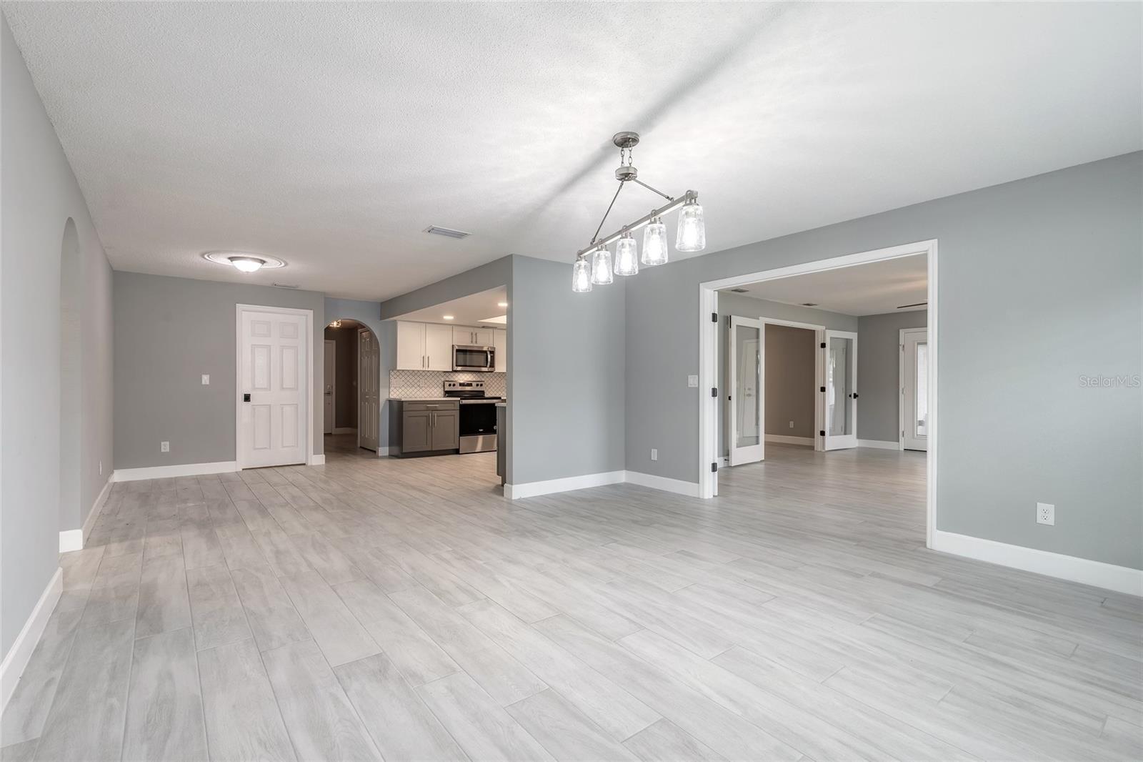 Image 22 of 50 For 2509 Milton Avenue