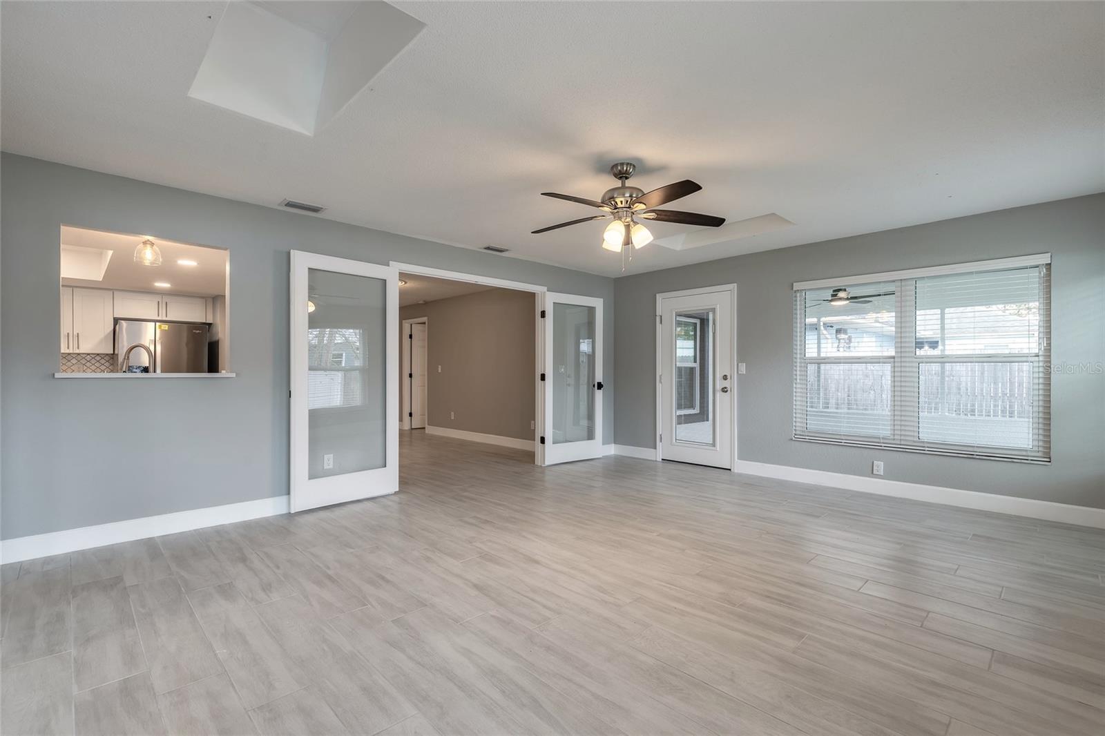 Image 25 of 50 For 2509 Milton Avenue