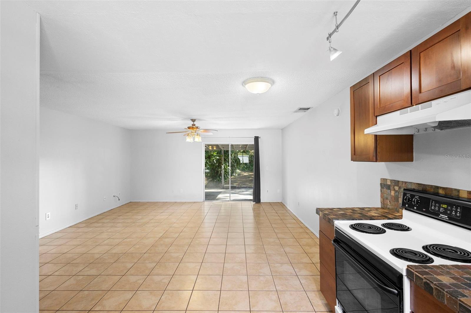 Image 10 of 31 For 991 Centennial Avenue