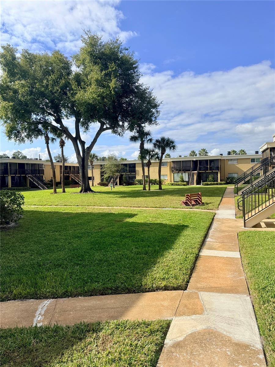 Image 33 of 41 For 1000 Lake Of The Woods Boulevard 104a