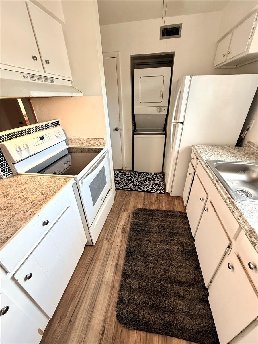 Image 9 of 41 For 1000 Lake Of The Woods Boulevard 104a