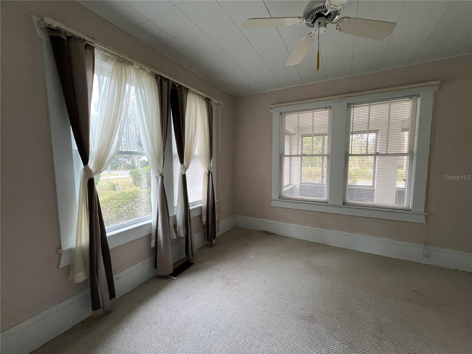 Image 13 of 14 For 351 New York Avenue