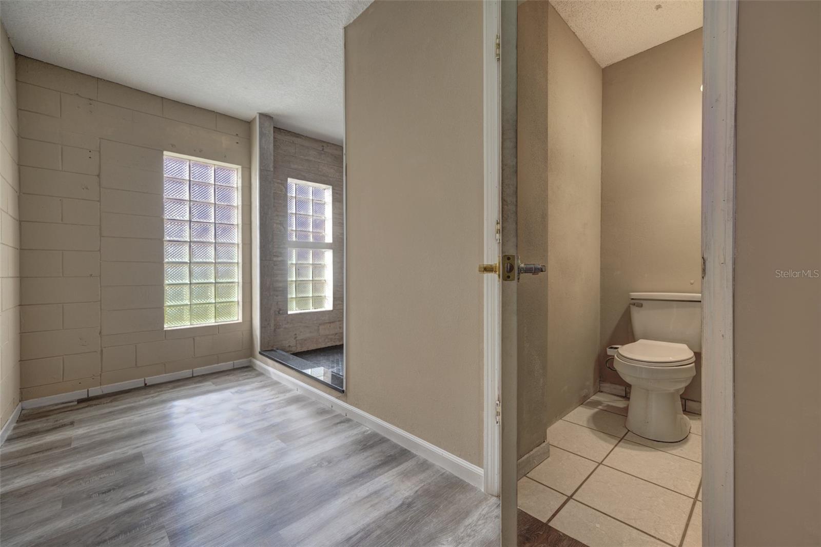 Image 10 of 36 For 444 Main Street