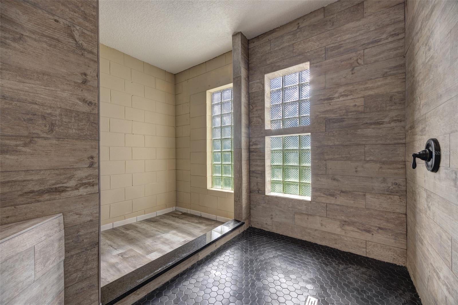 Image 11 of 36 For 444 Main Street