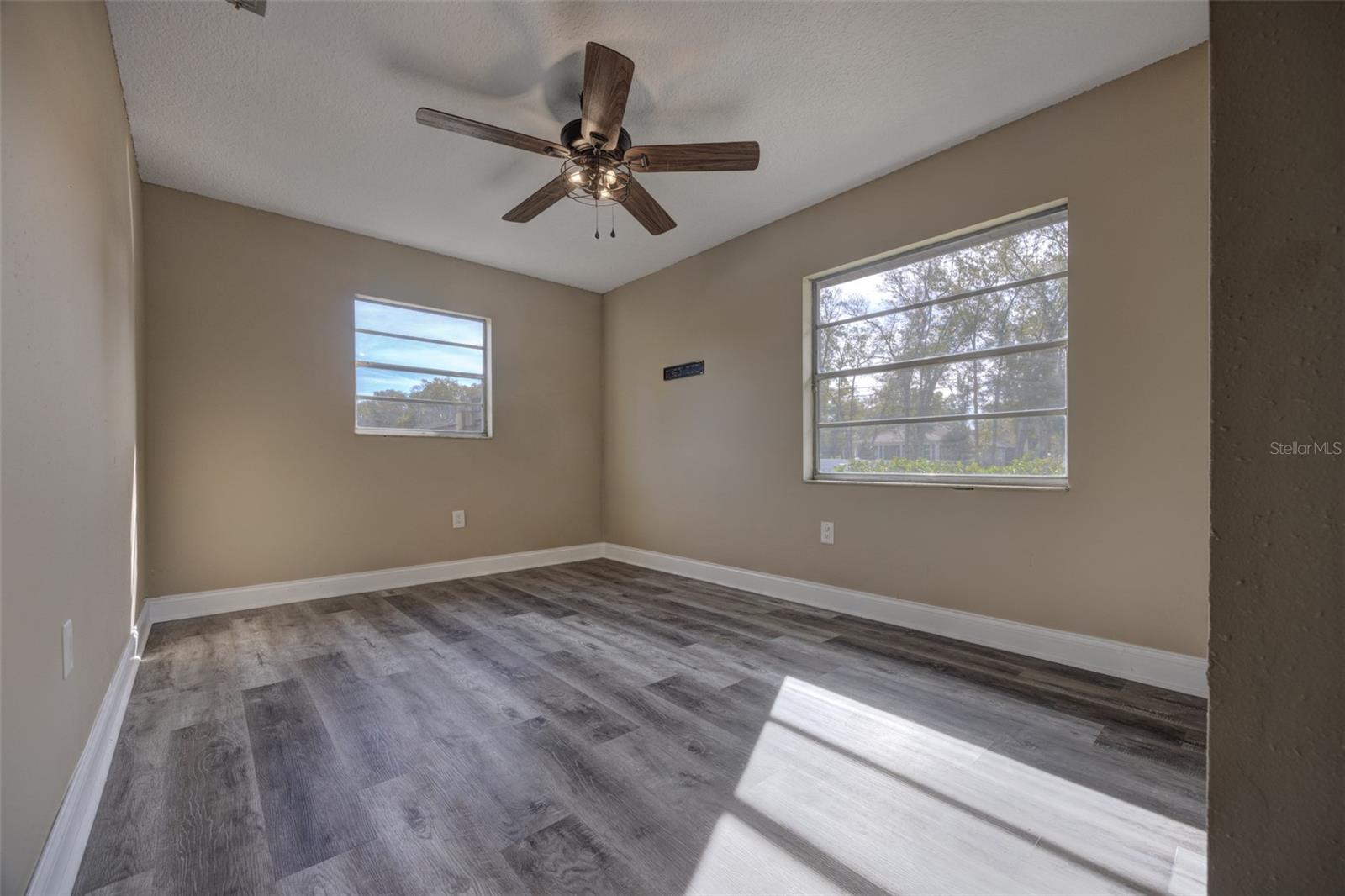 Image 16 of 36 For 444 Main Street