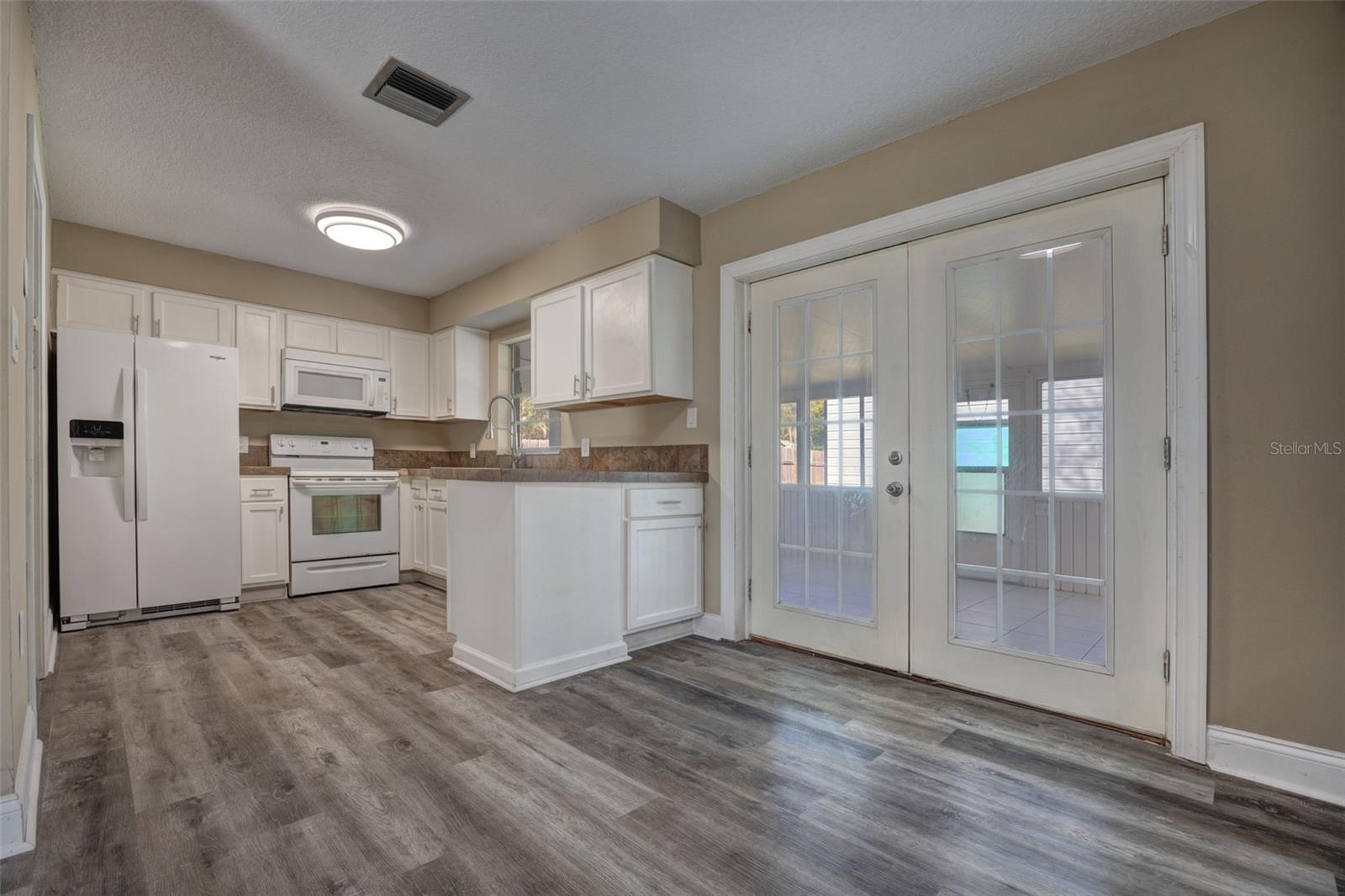 Image 5 of 36 For 444 Main Street