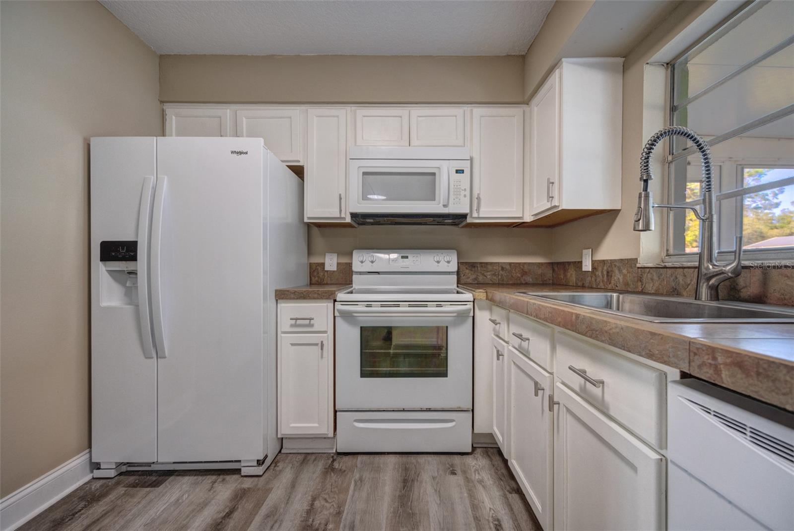 Image 6 of 36 For 444 Main Street