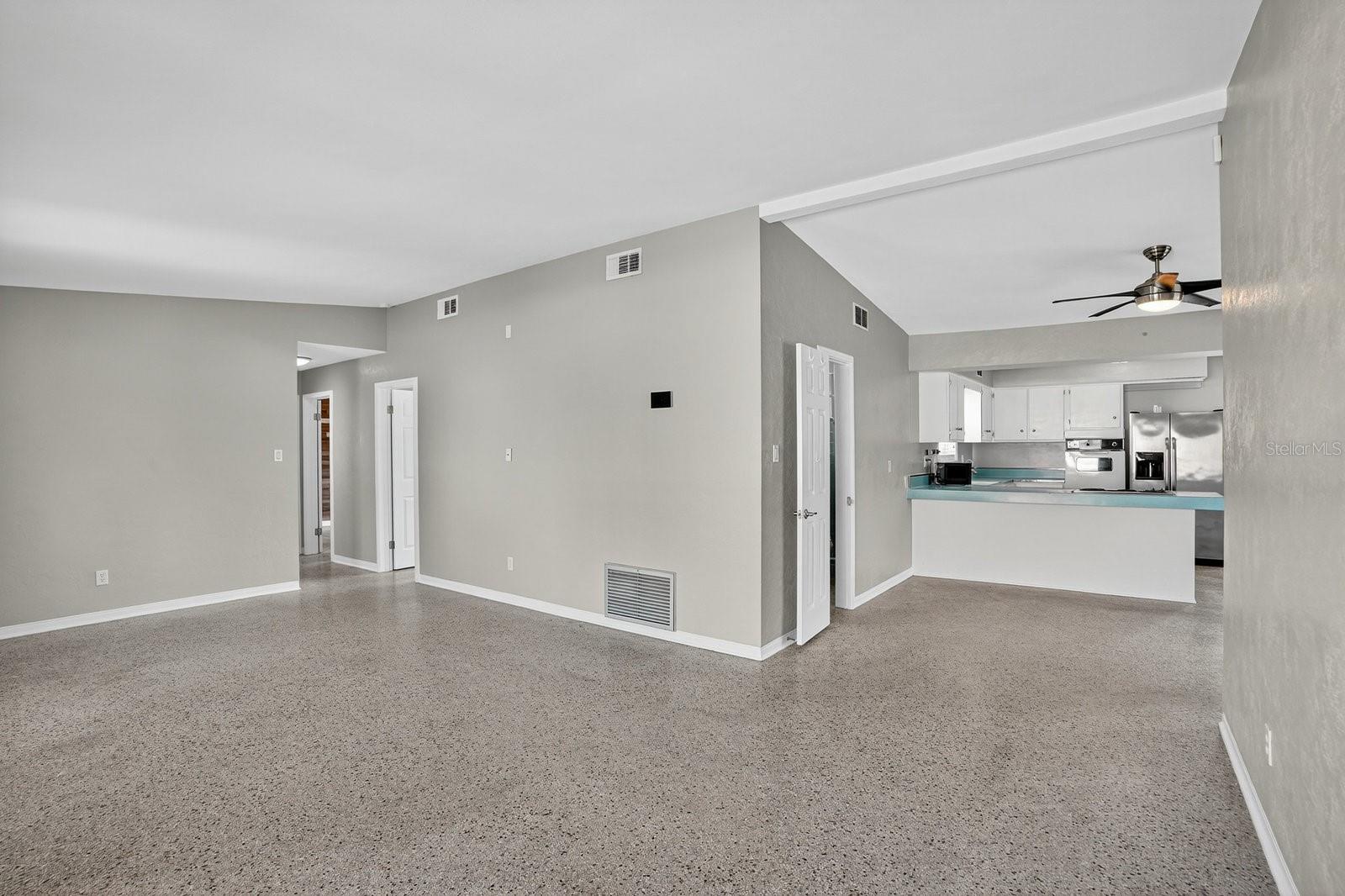 Image 7 of 41 For 41 Cindy Lane