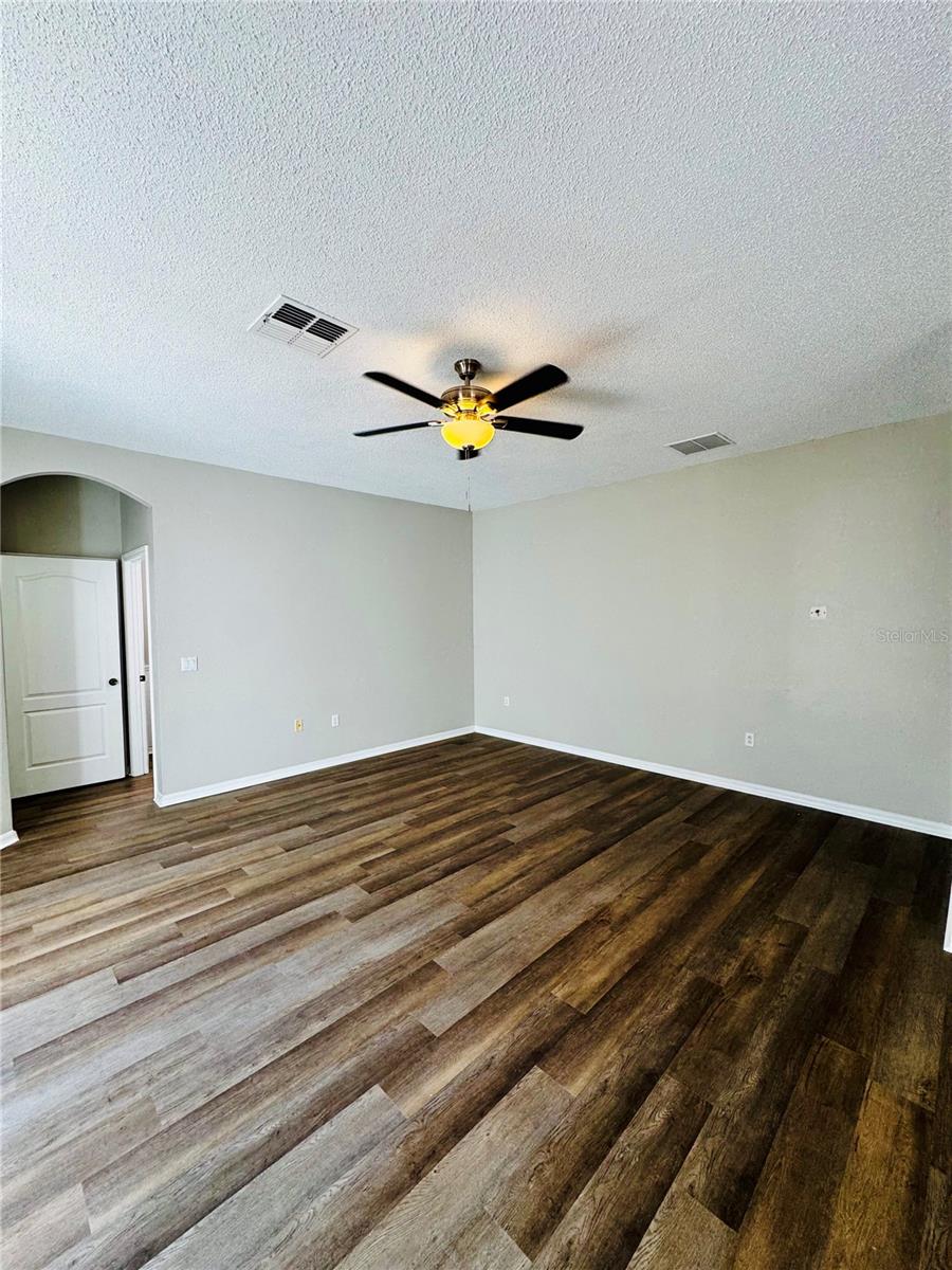 Image 10 of 28 For 3707 Andover Cay Boulevard